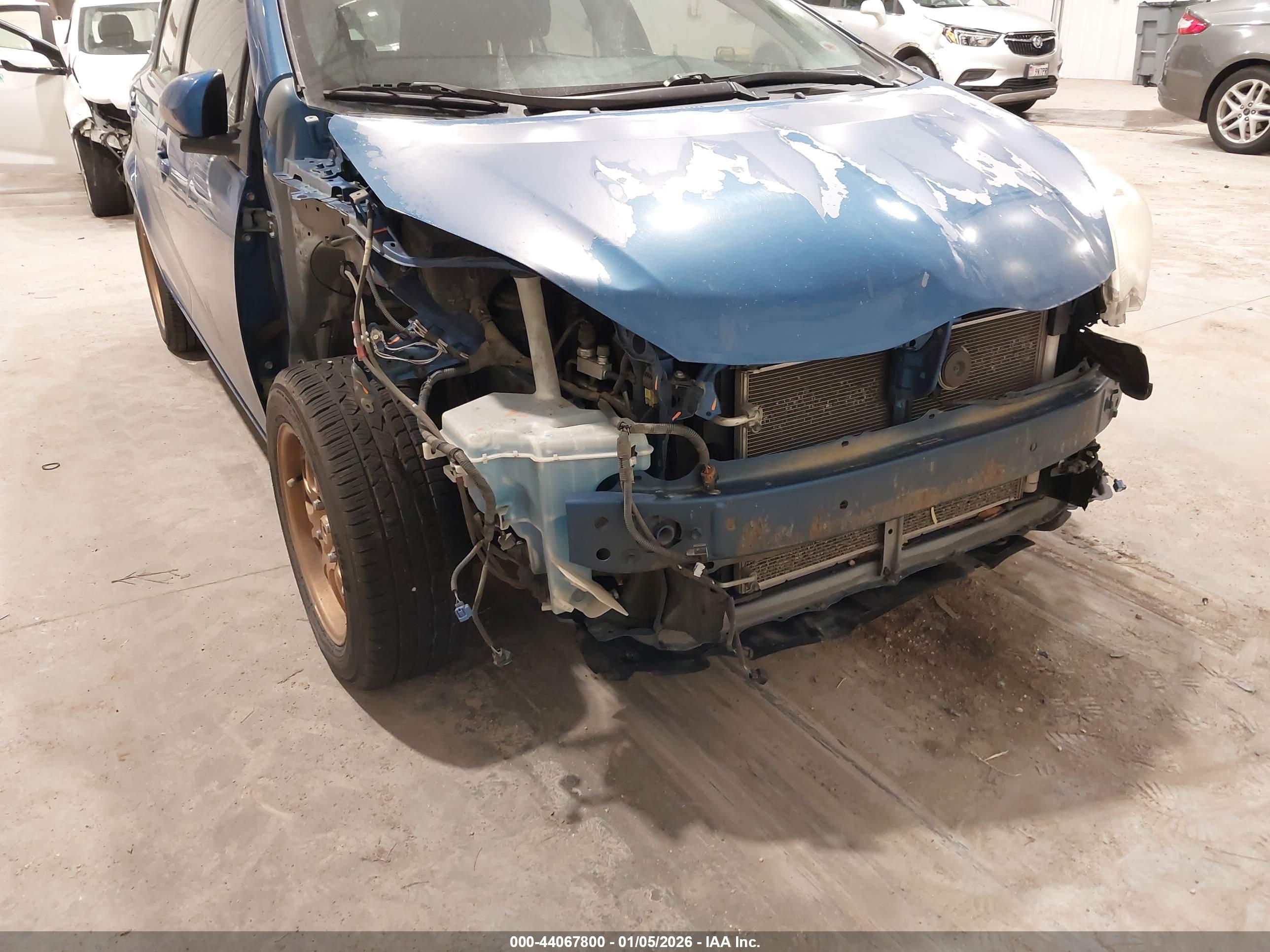 TOYOTA PRIUS image 6