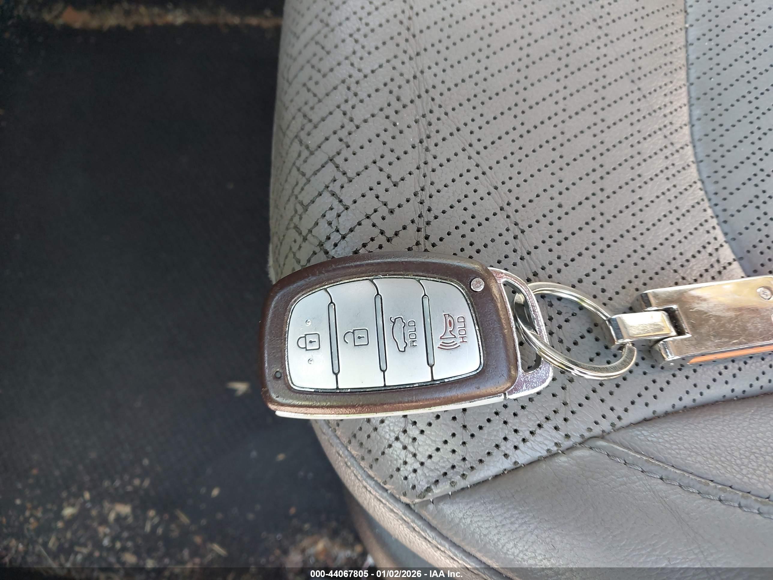 HYUNDAI ELANTRA image 11