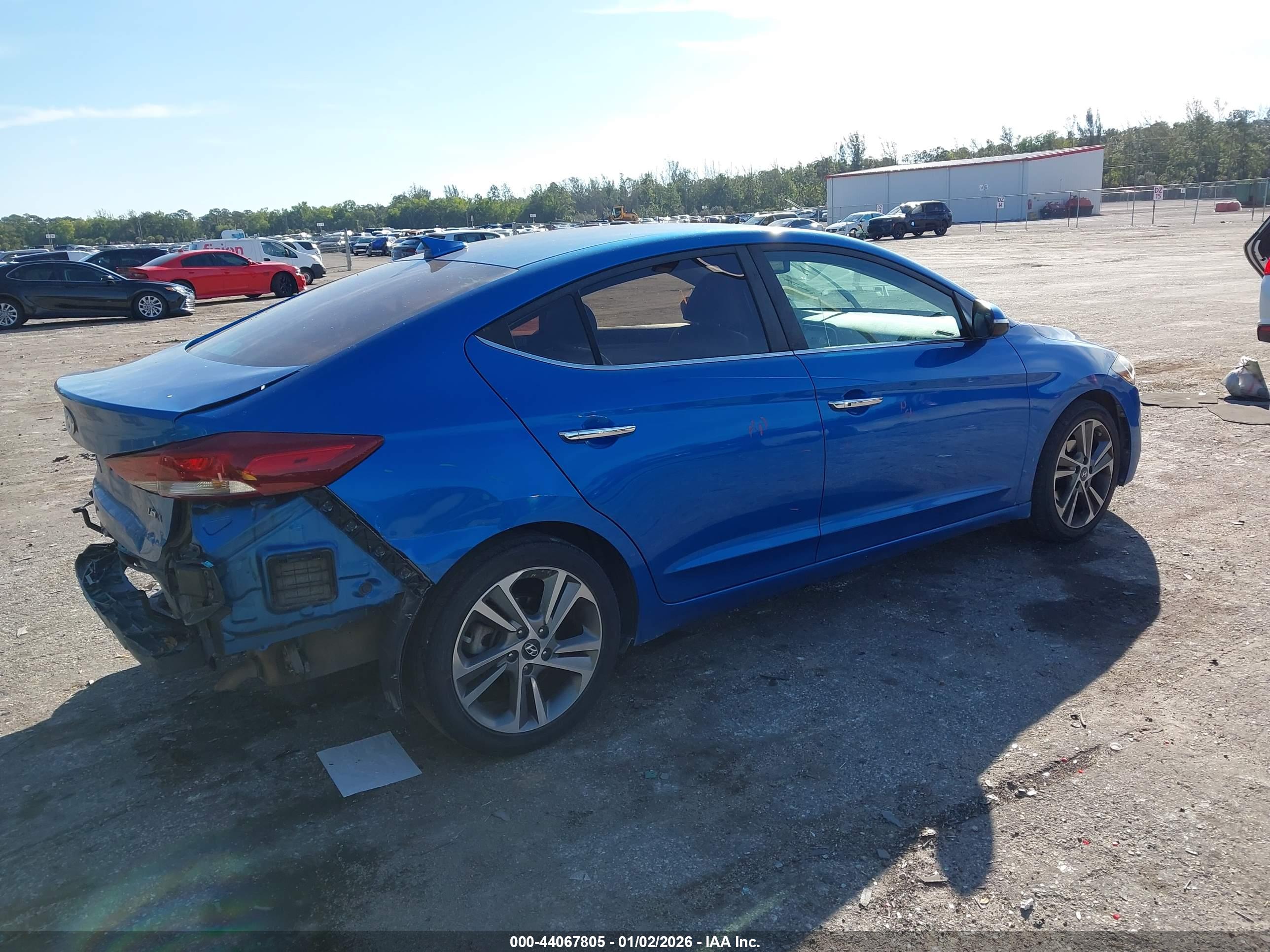 HYUNDAI ELANTRA image 4