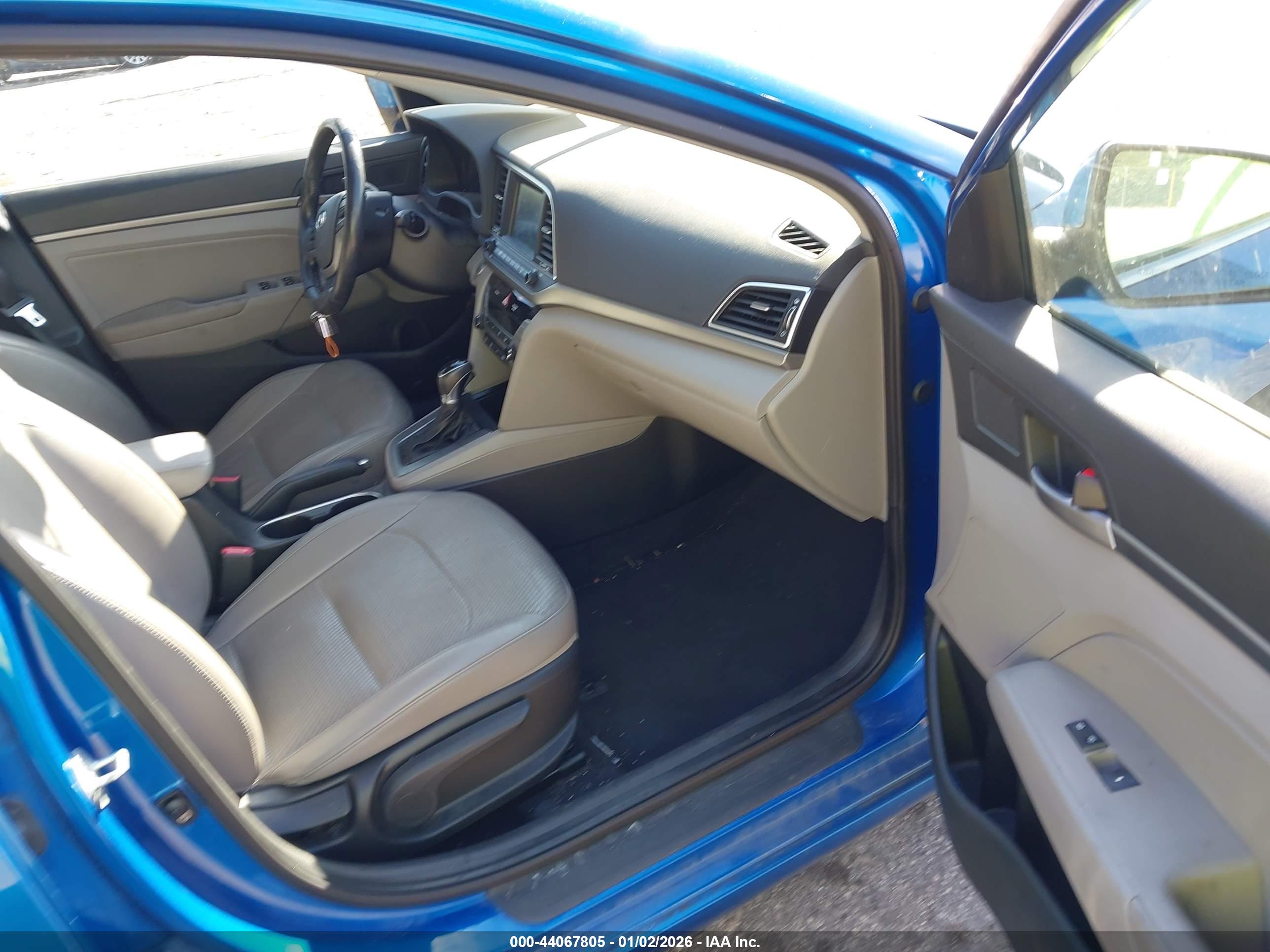 HYUNDAI ELANTRA image 5