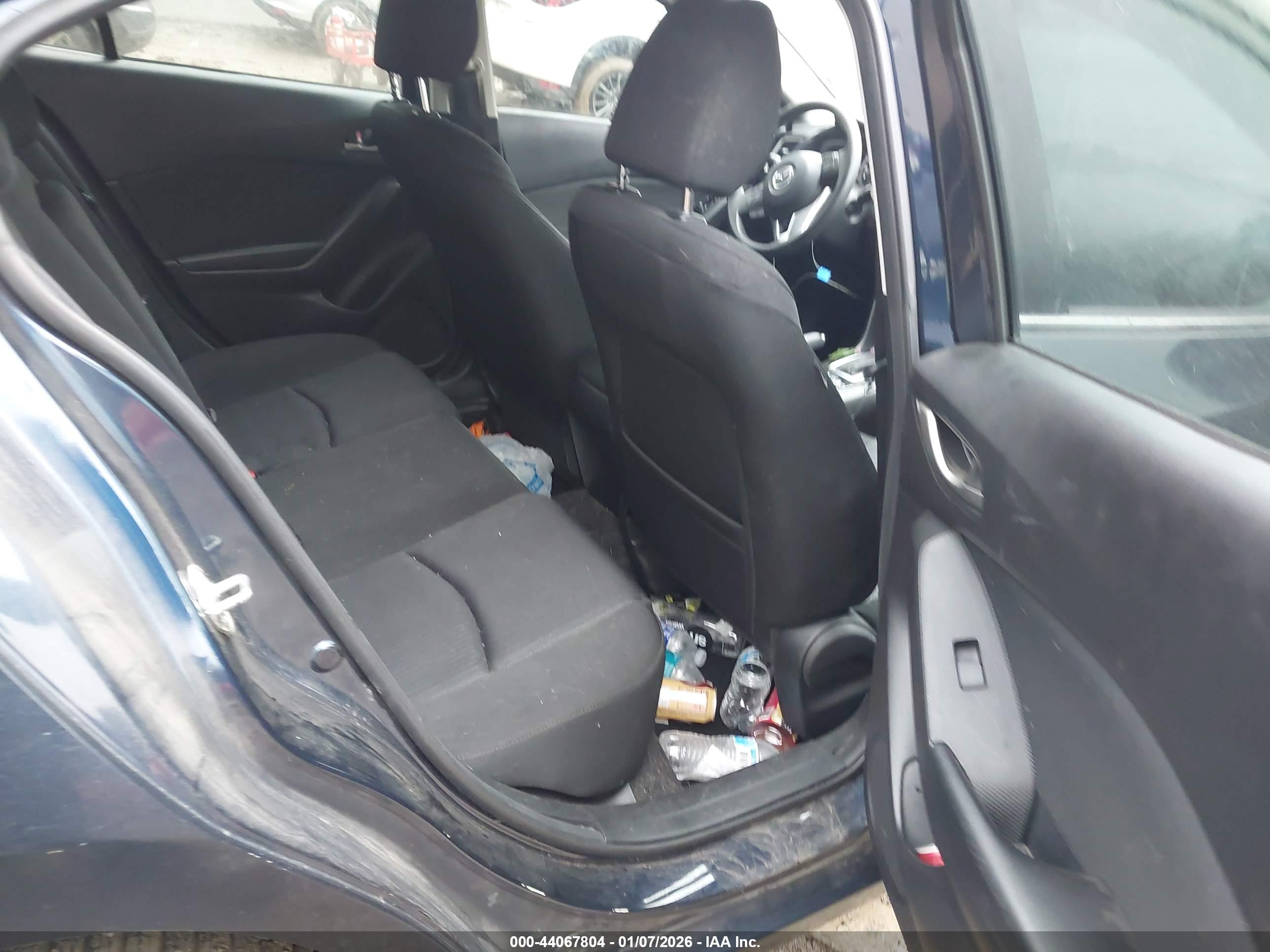 MAZDA MAZDA3 image 8