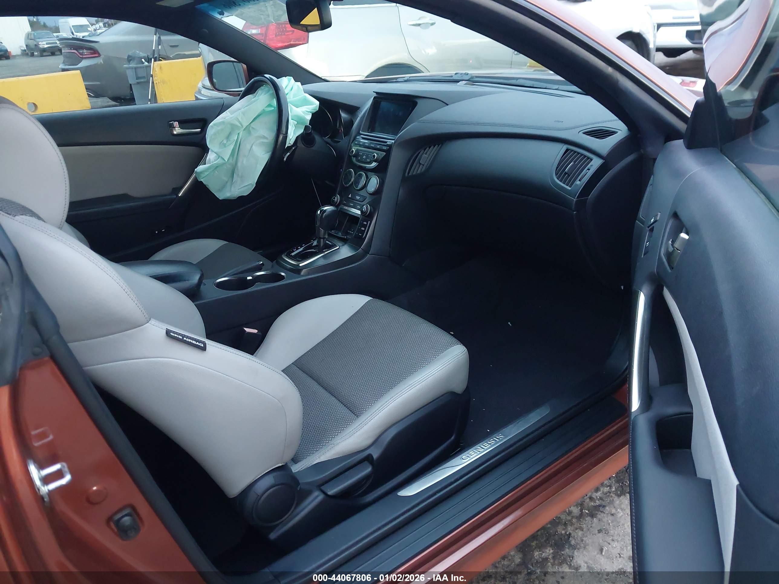 HYUNDAI GENESIS image 5