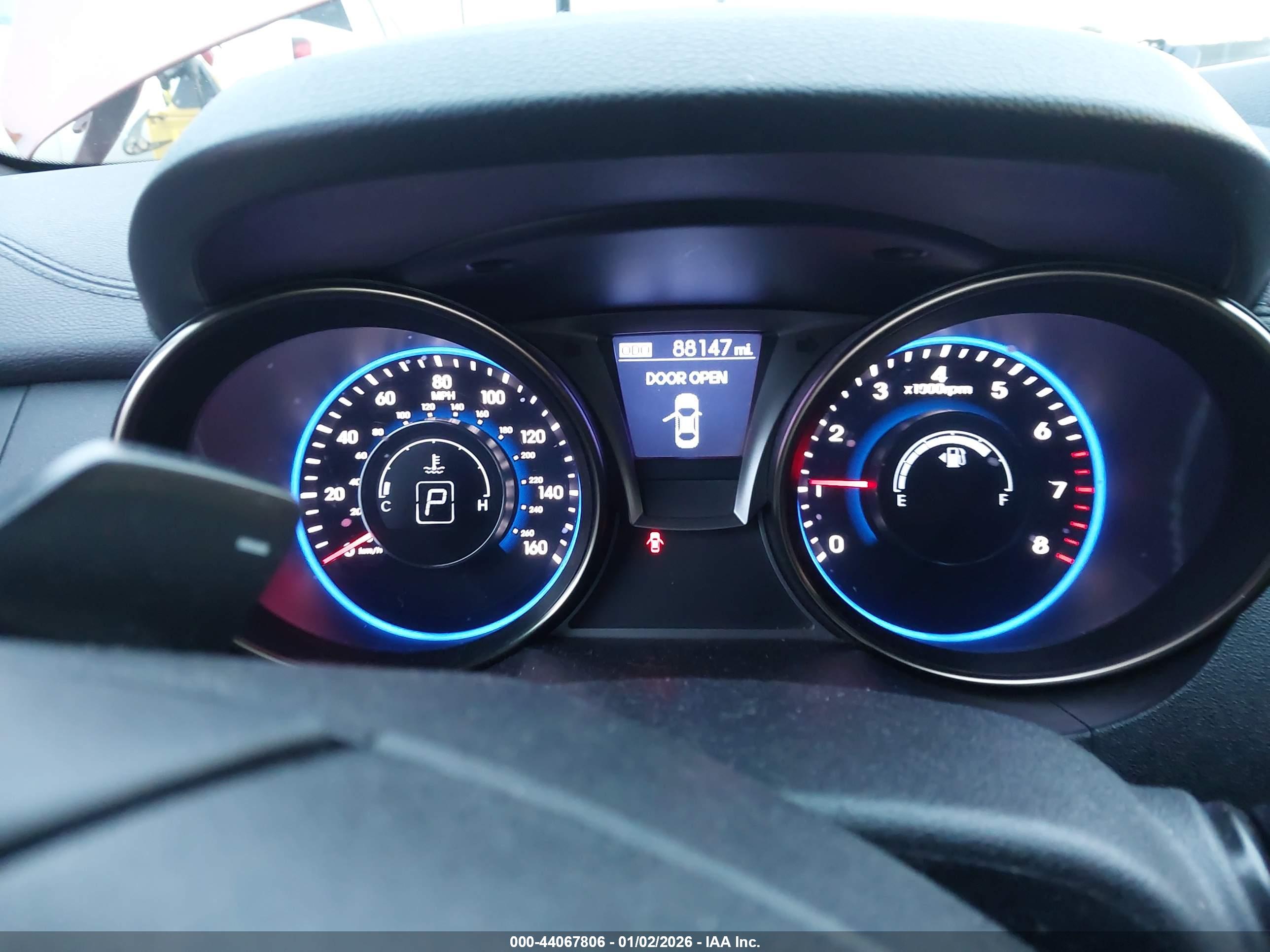 HYUNDAI GENESIS image 7