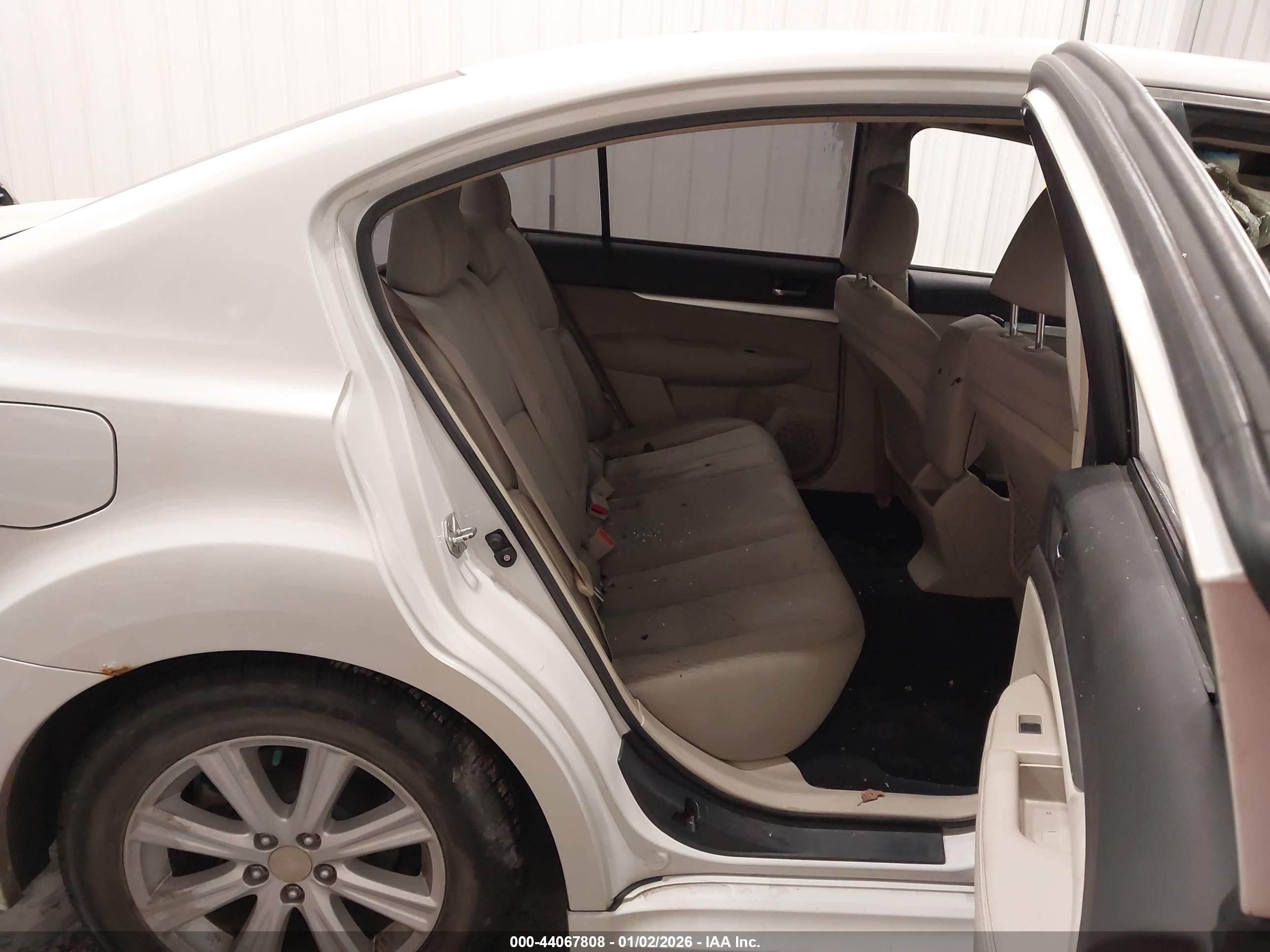 SUBARU LEGACY image 8