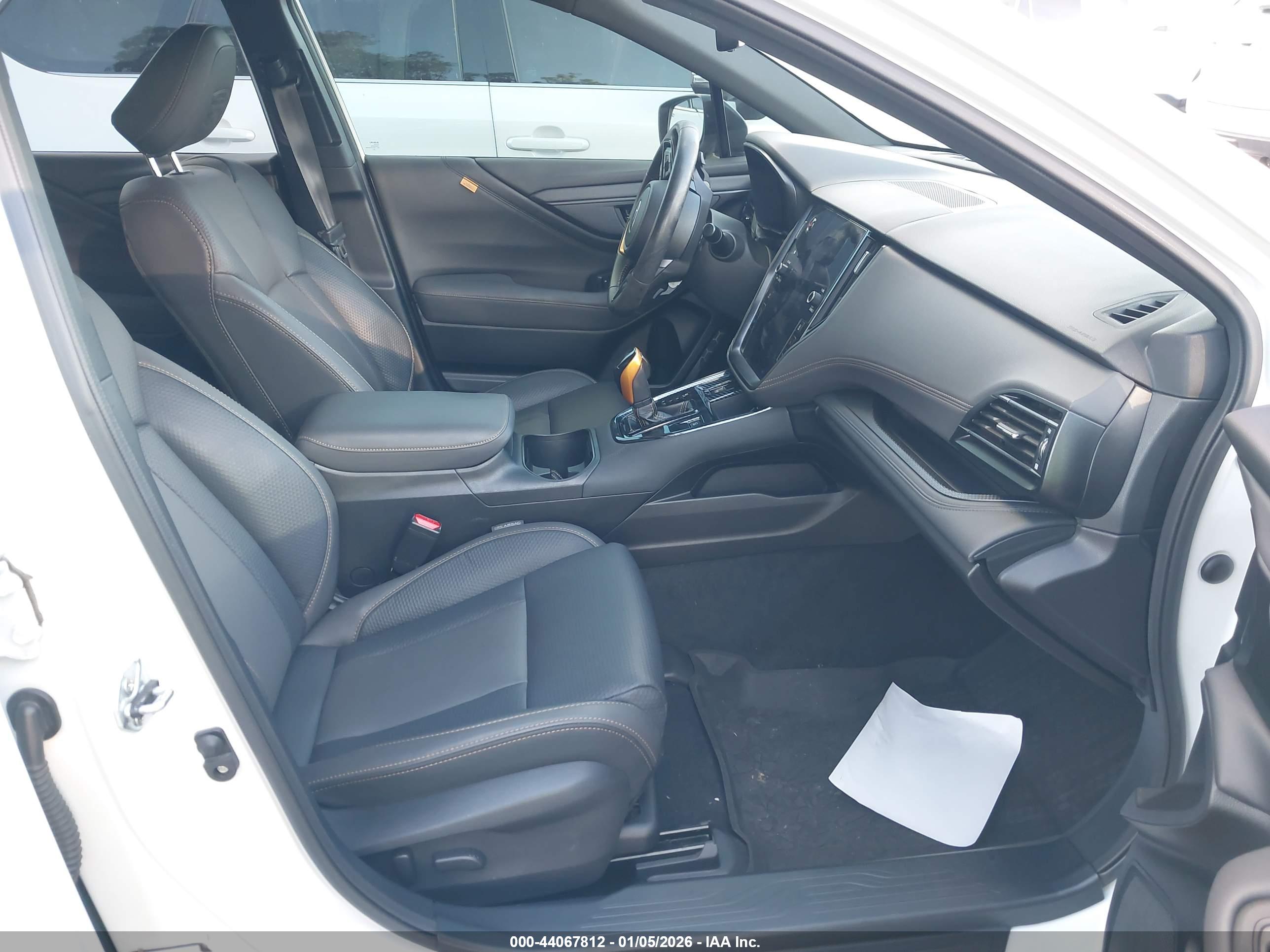 SUBARU OUTBACK image 5