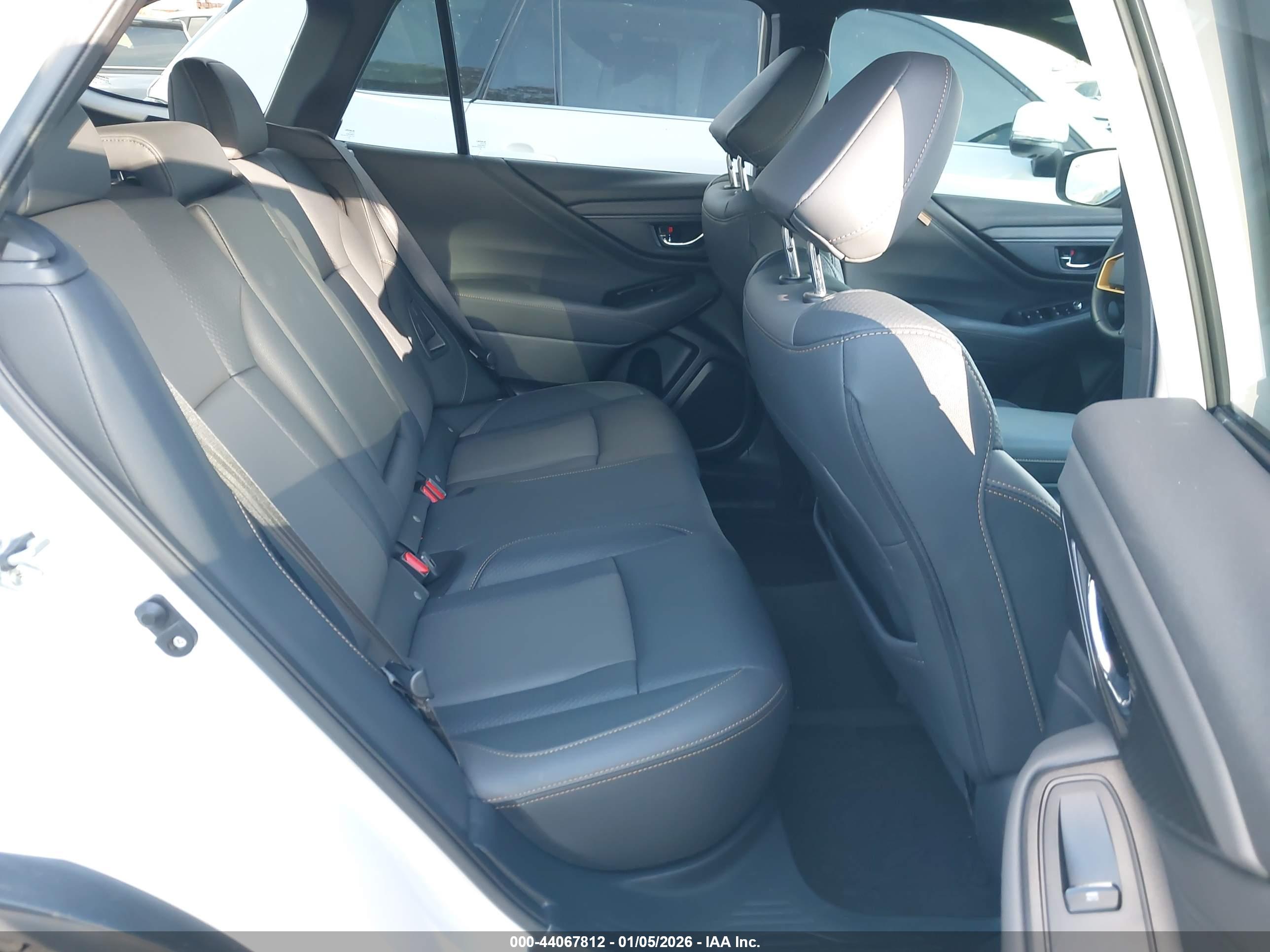 SUBARU OUTBACK image 8