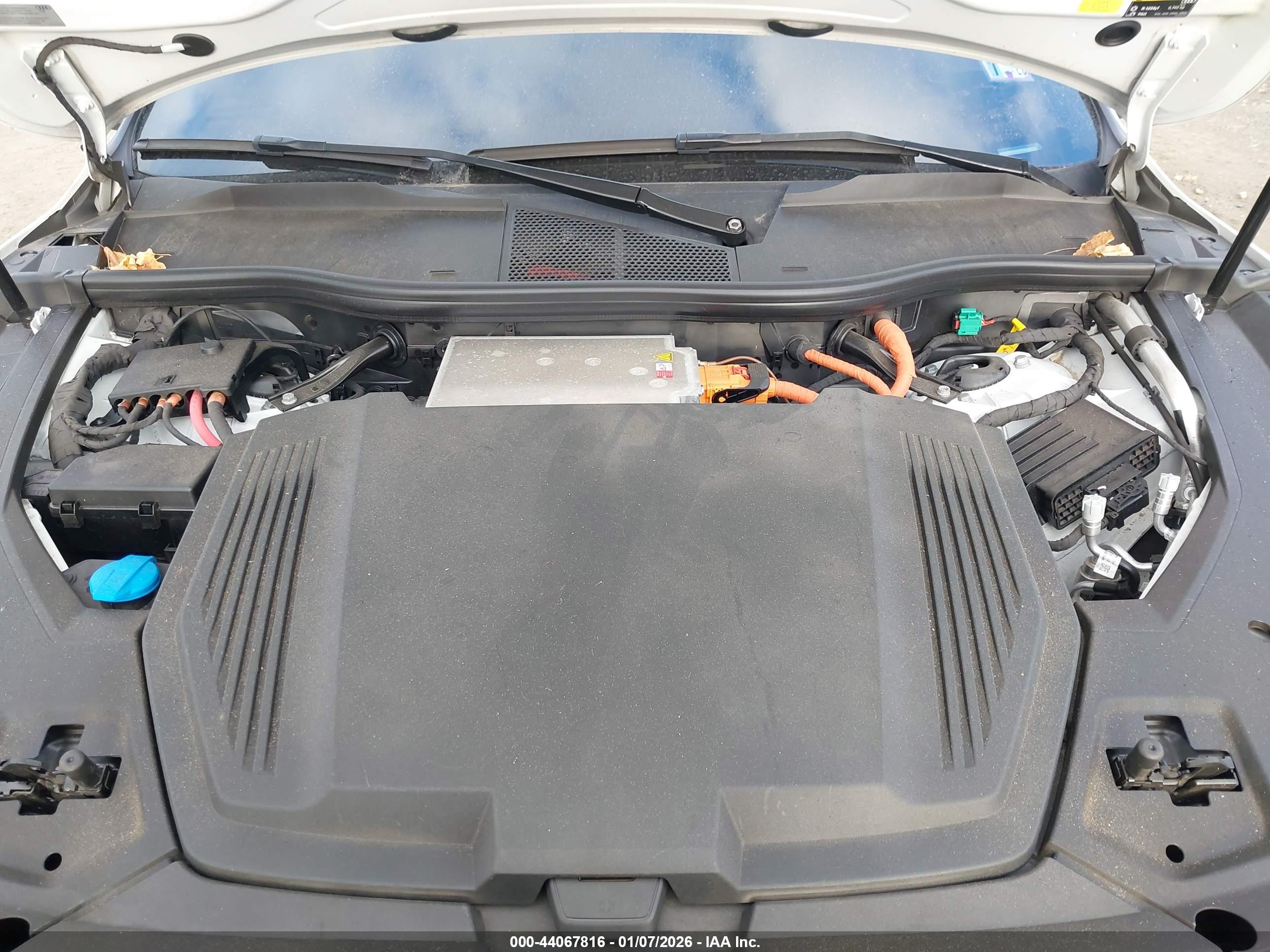 AUDI E-TRON image 10