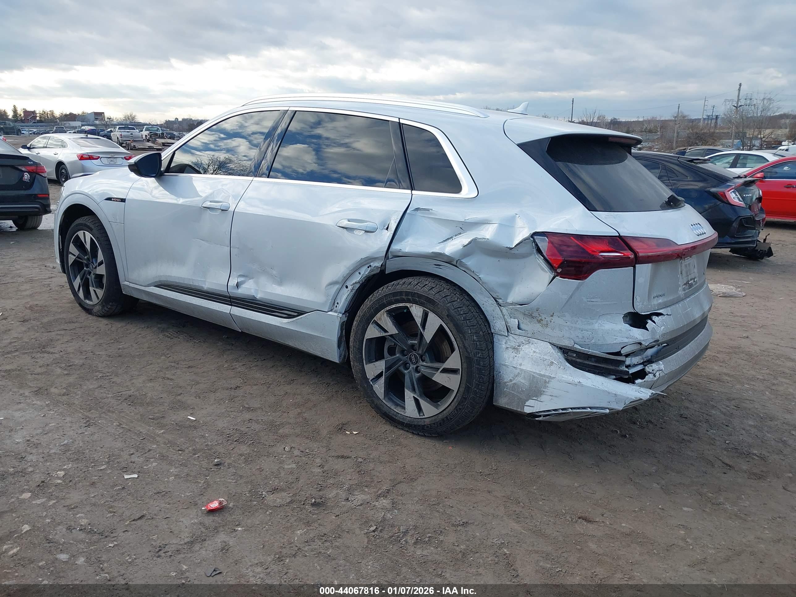 AUDI E-TRON image 3