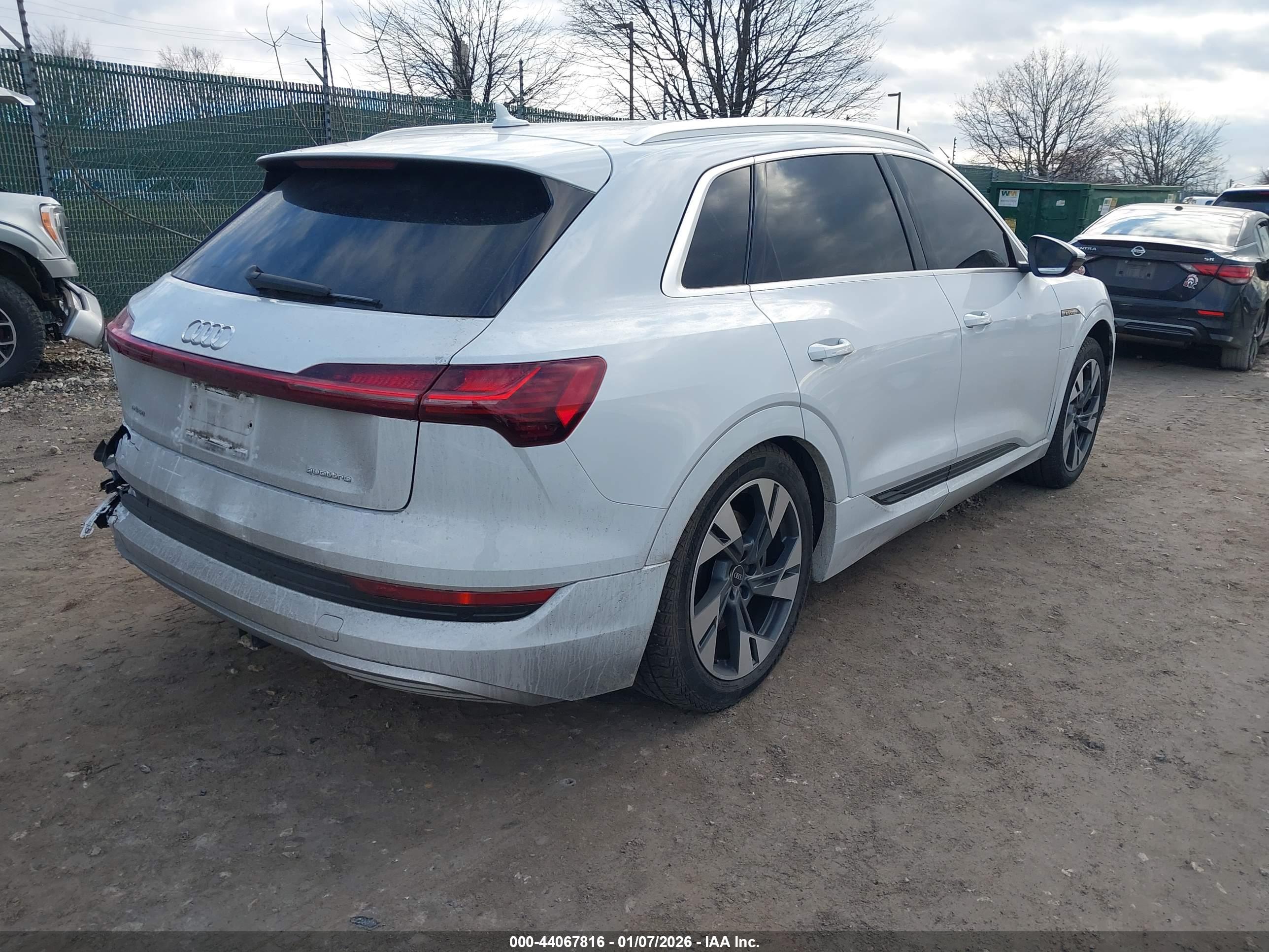 AUDI E-TRON image 4