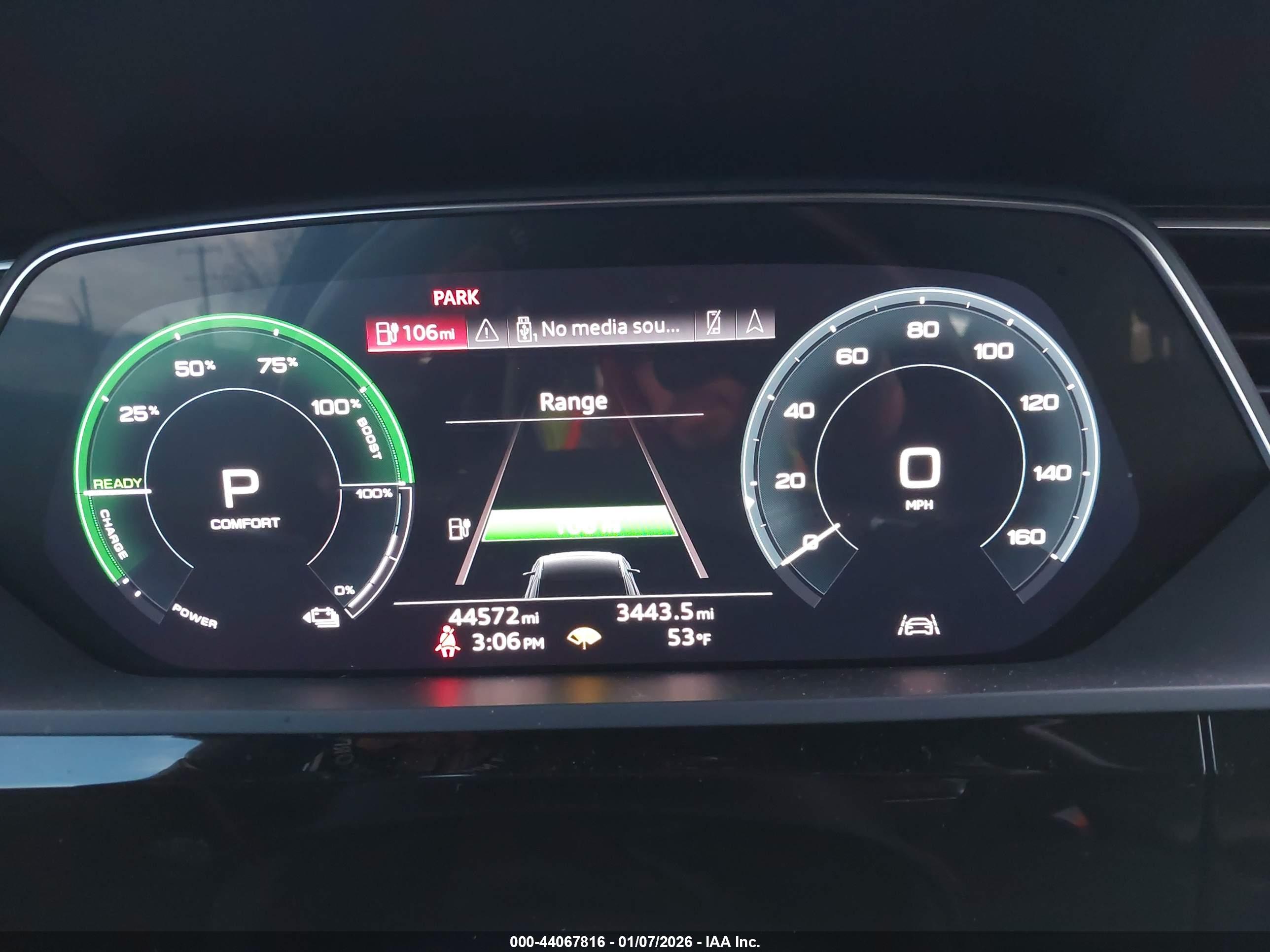 AUDI E-TRON image 7