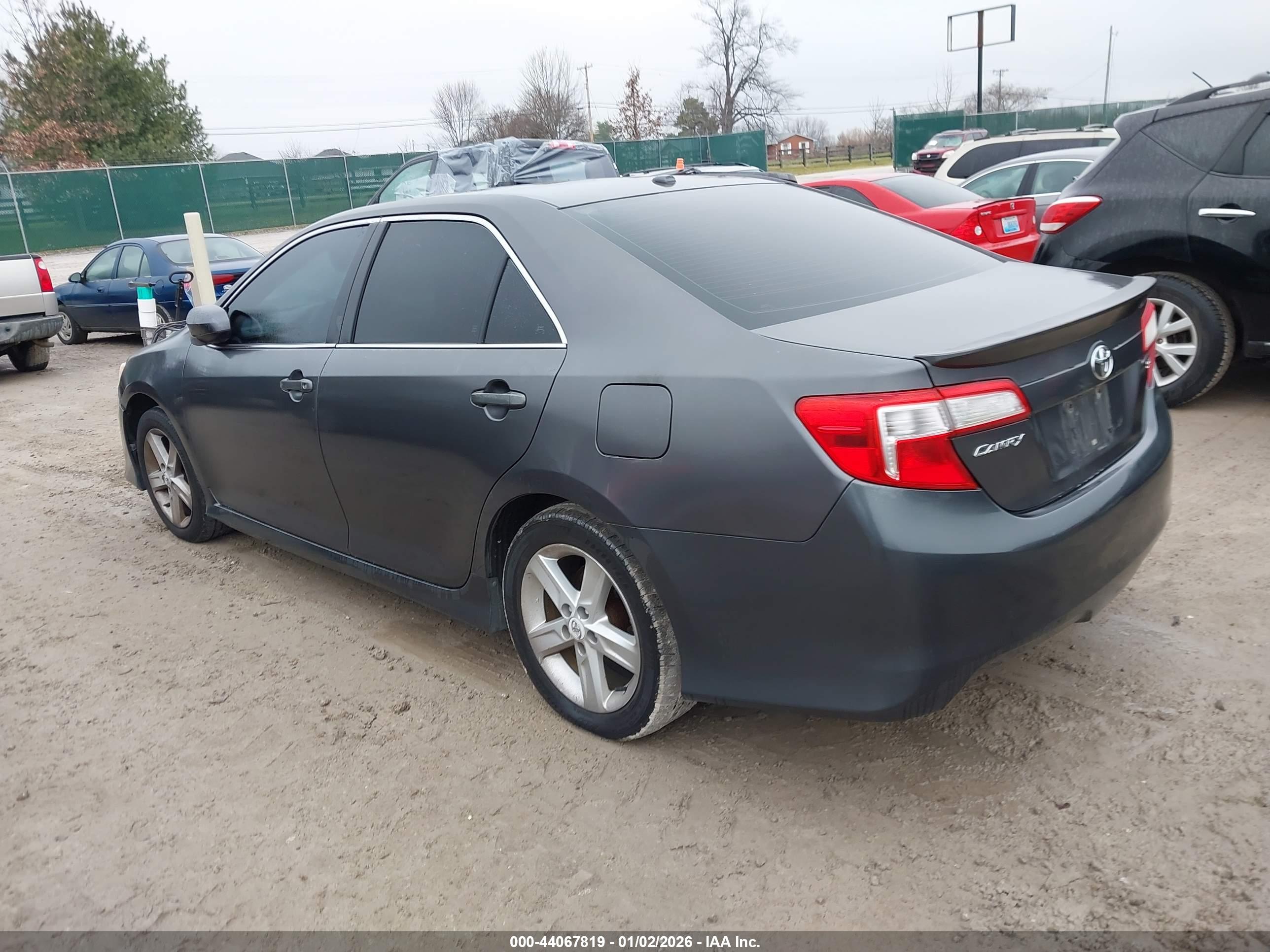 TOYOTA CAMRY image 3