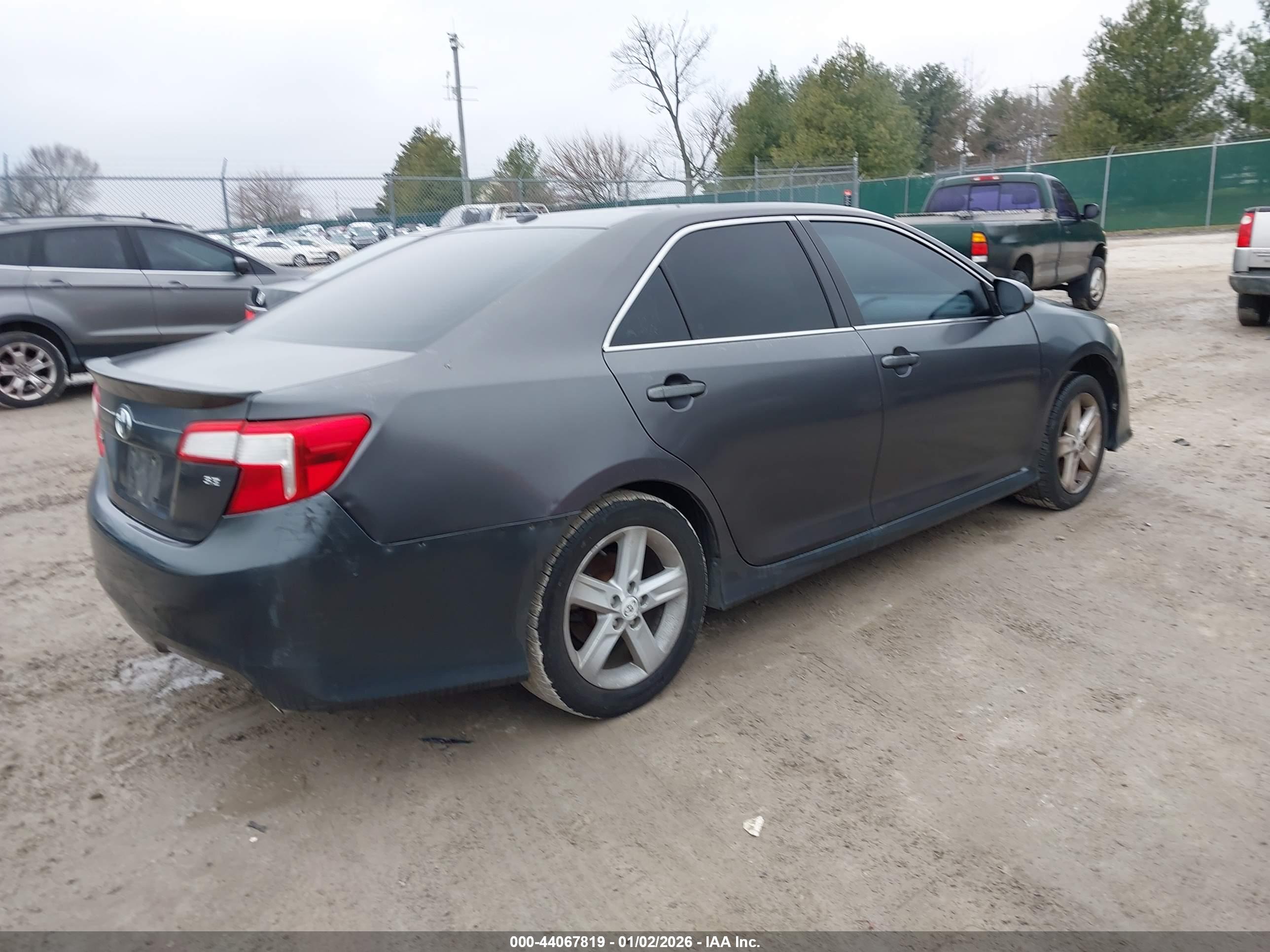 TOYOTA CAMRY image 4