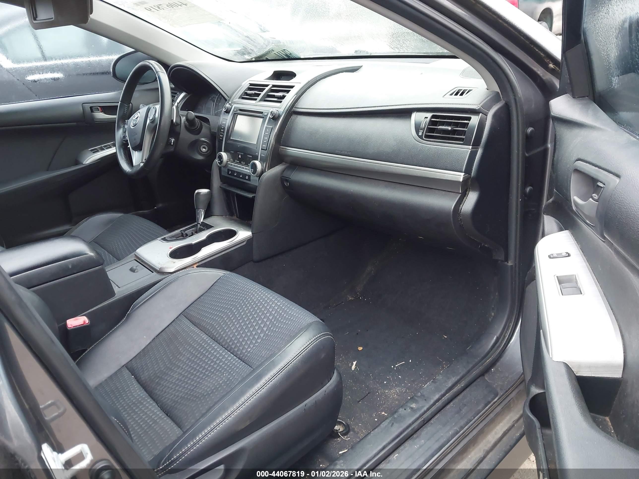 TOYOTA CAMRY image 5