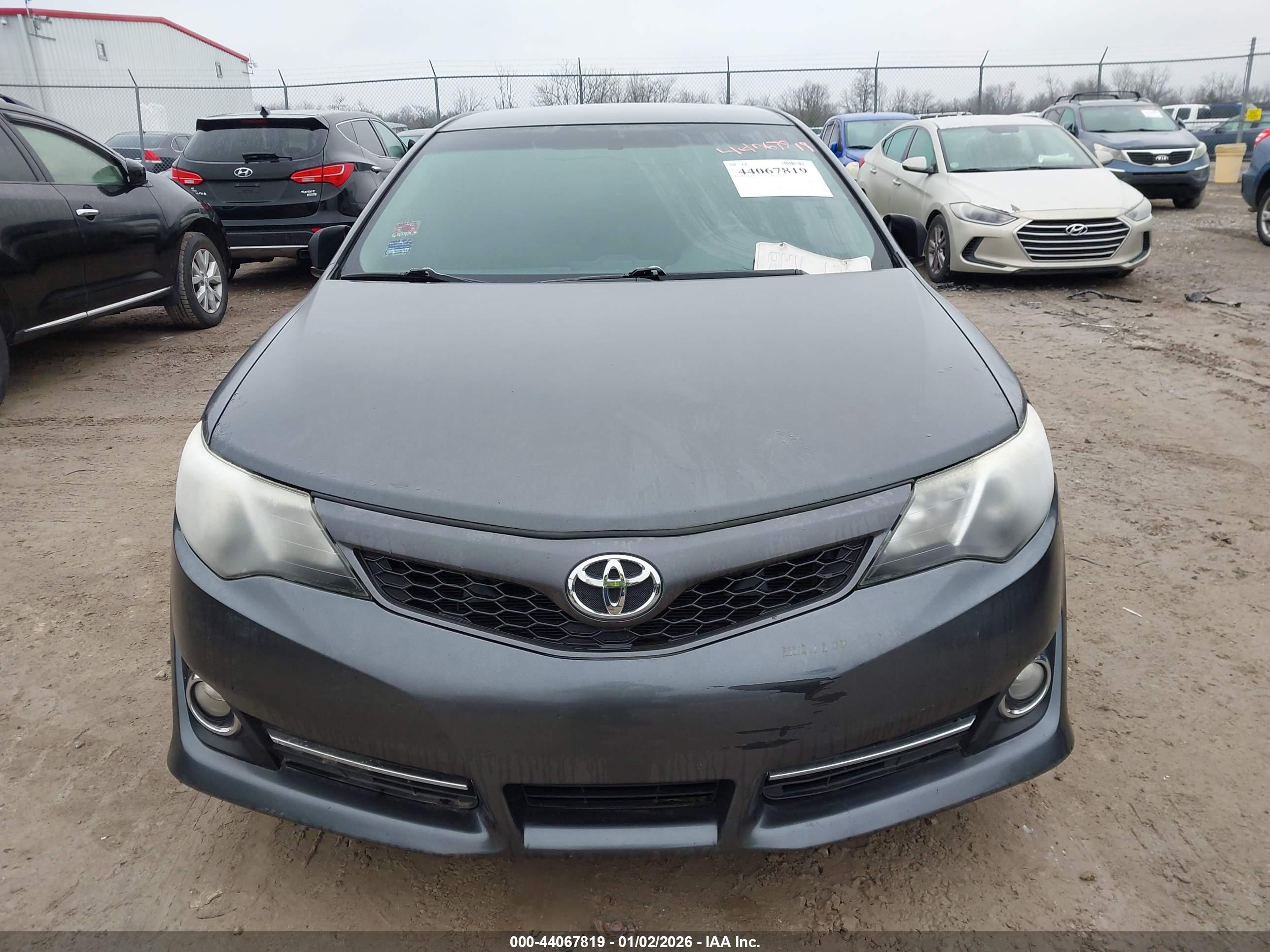 TOYOTA CAMRY image 6