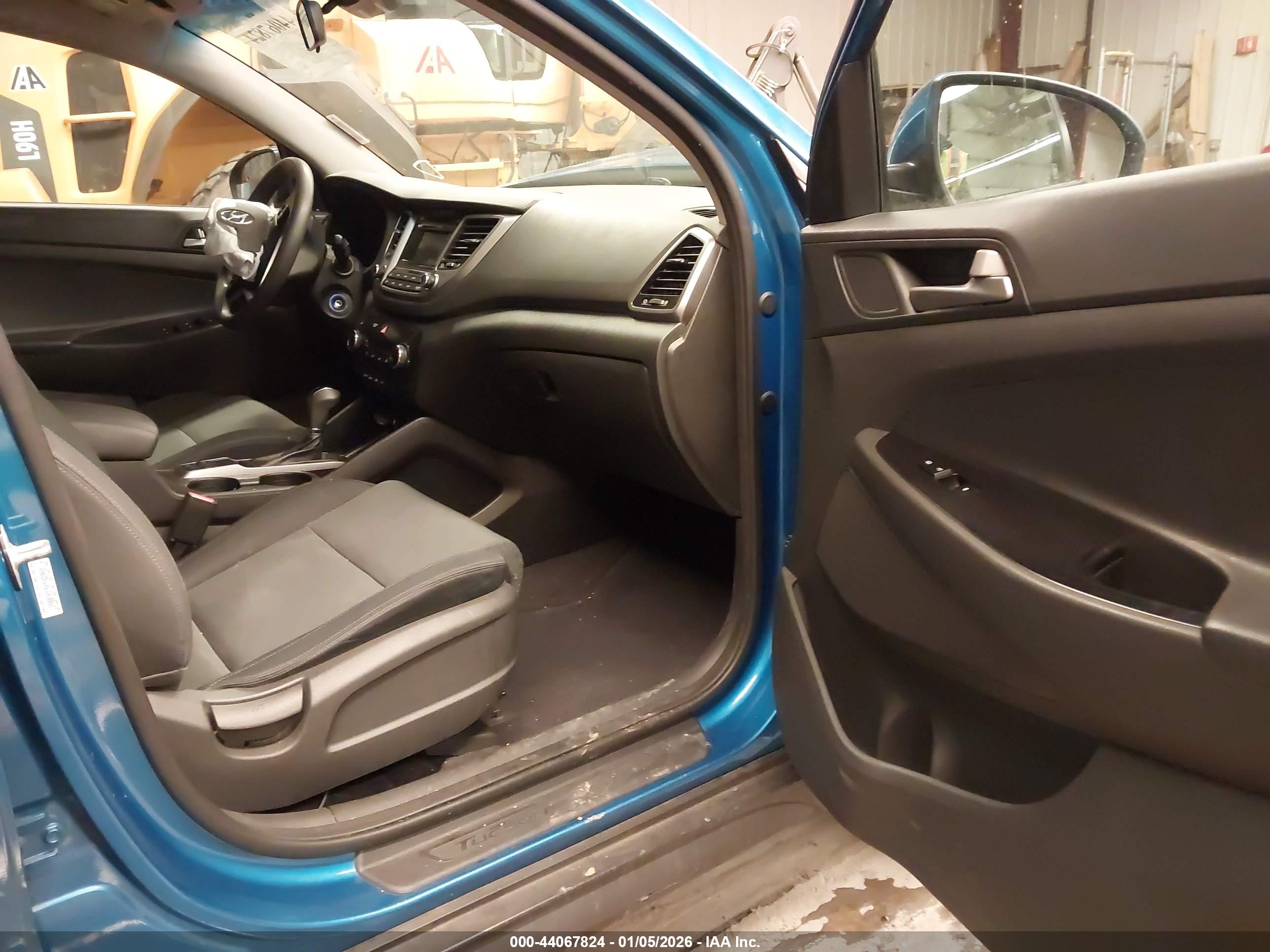 HYUNDAI TUCSON image 5