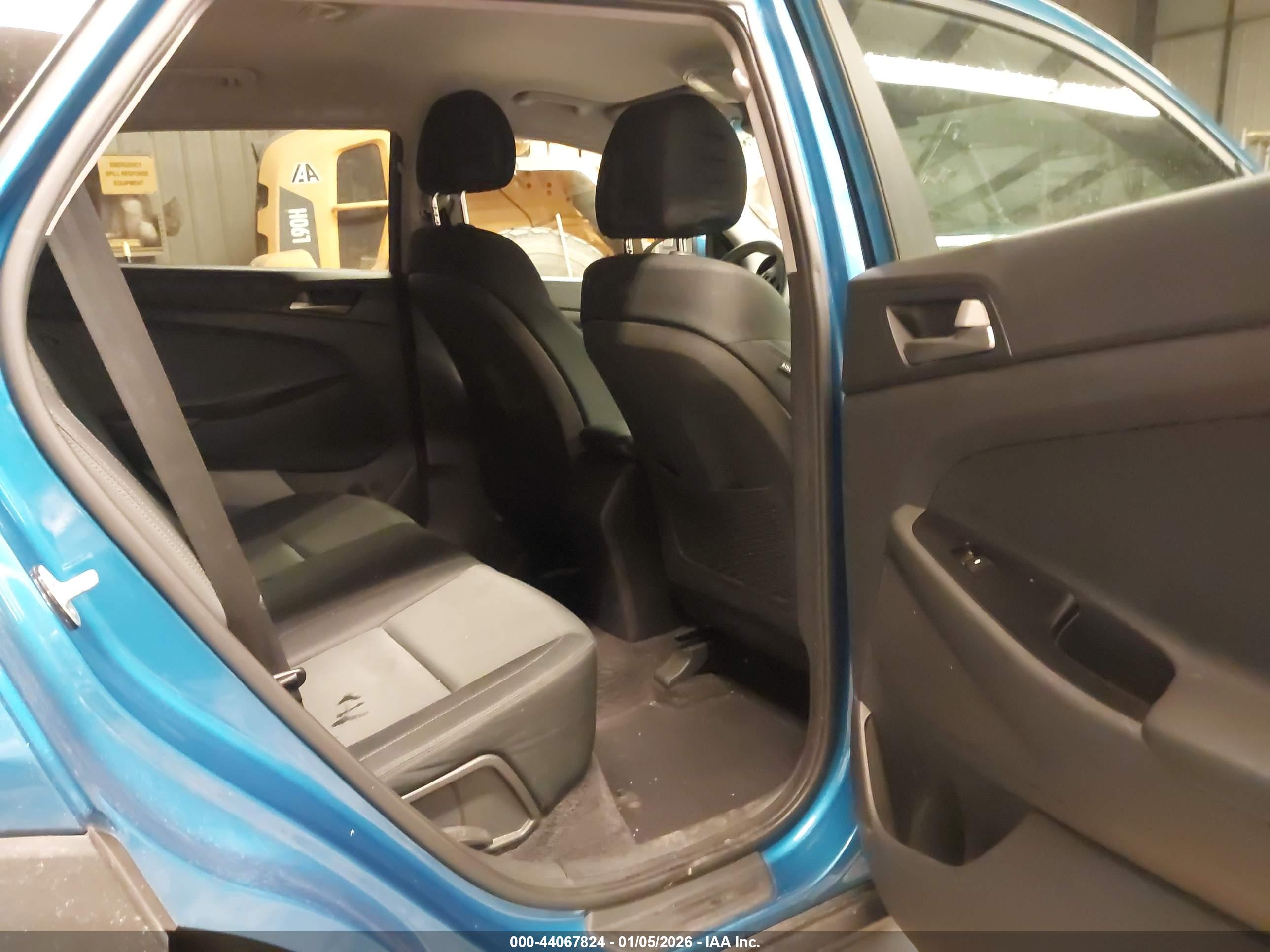 HYUNDAI TUCSON image 8