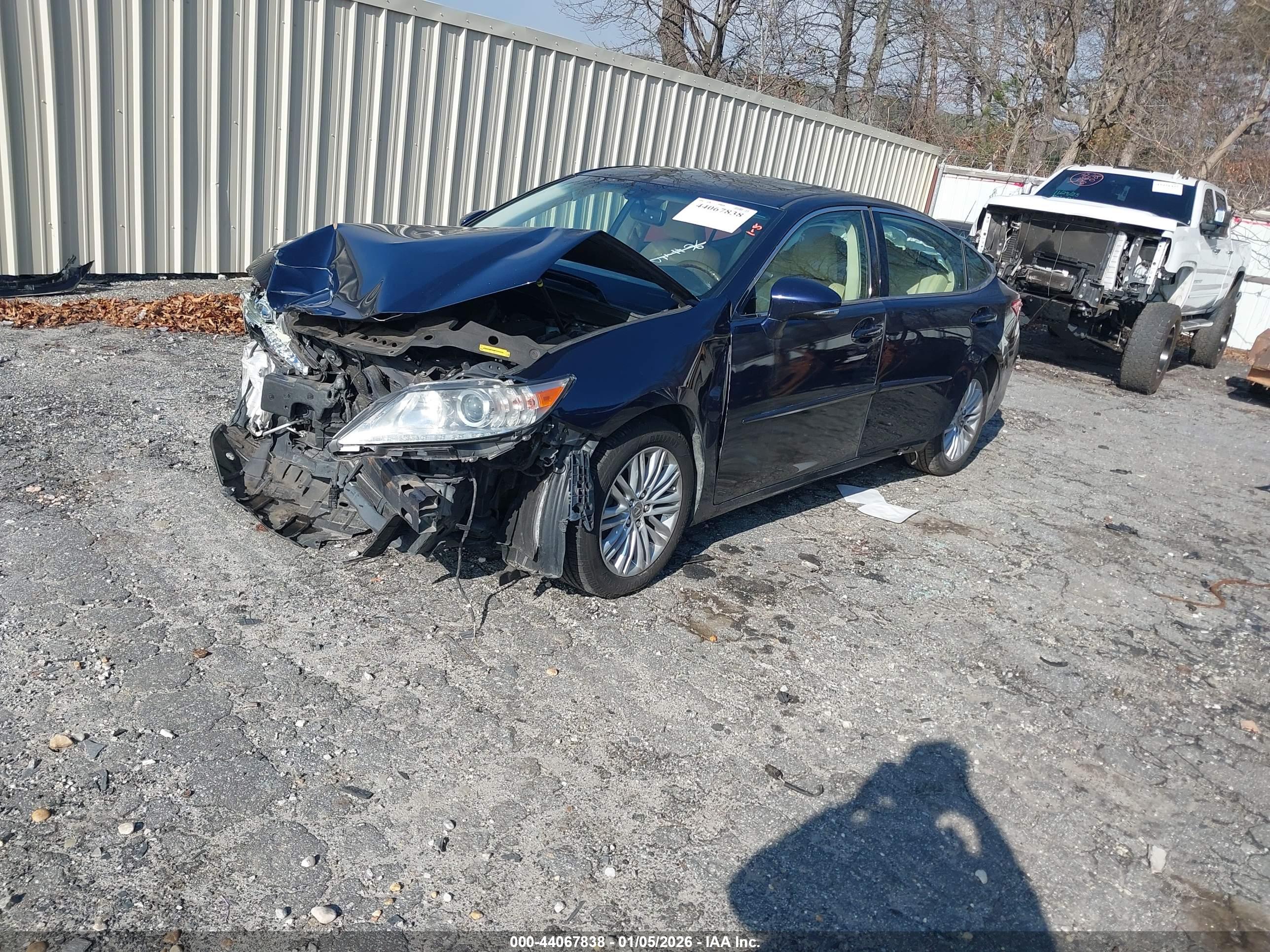 LEXUS ES image 2