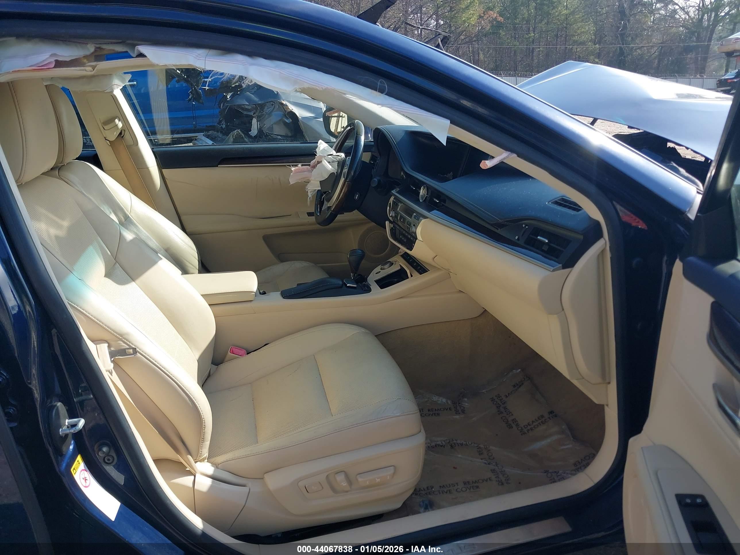 LEXUS ES image 5