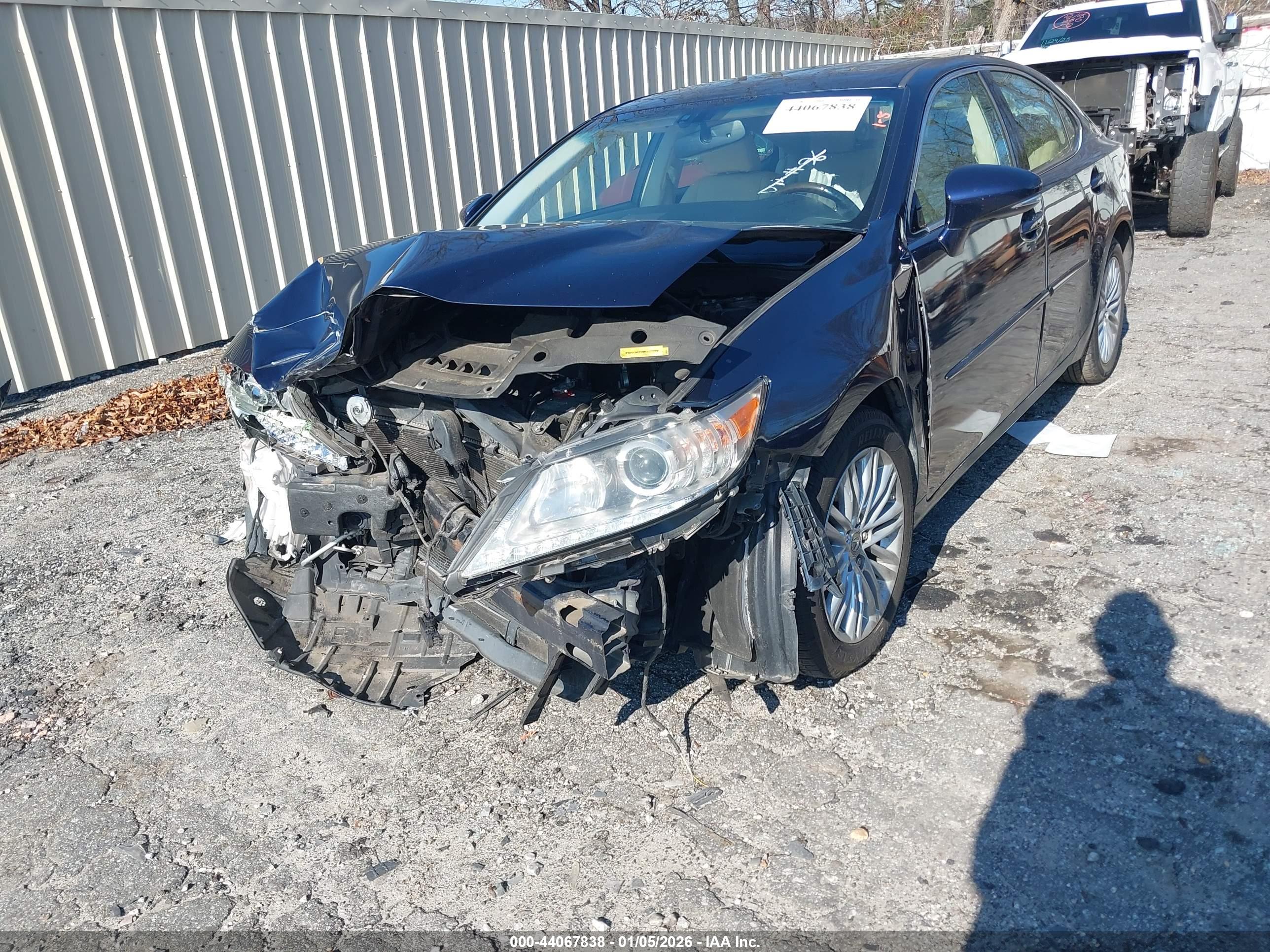 LEXUS ES image 6