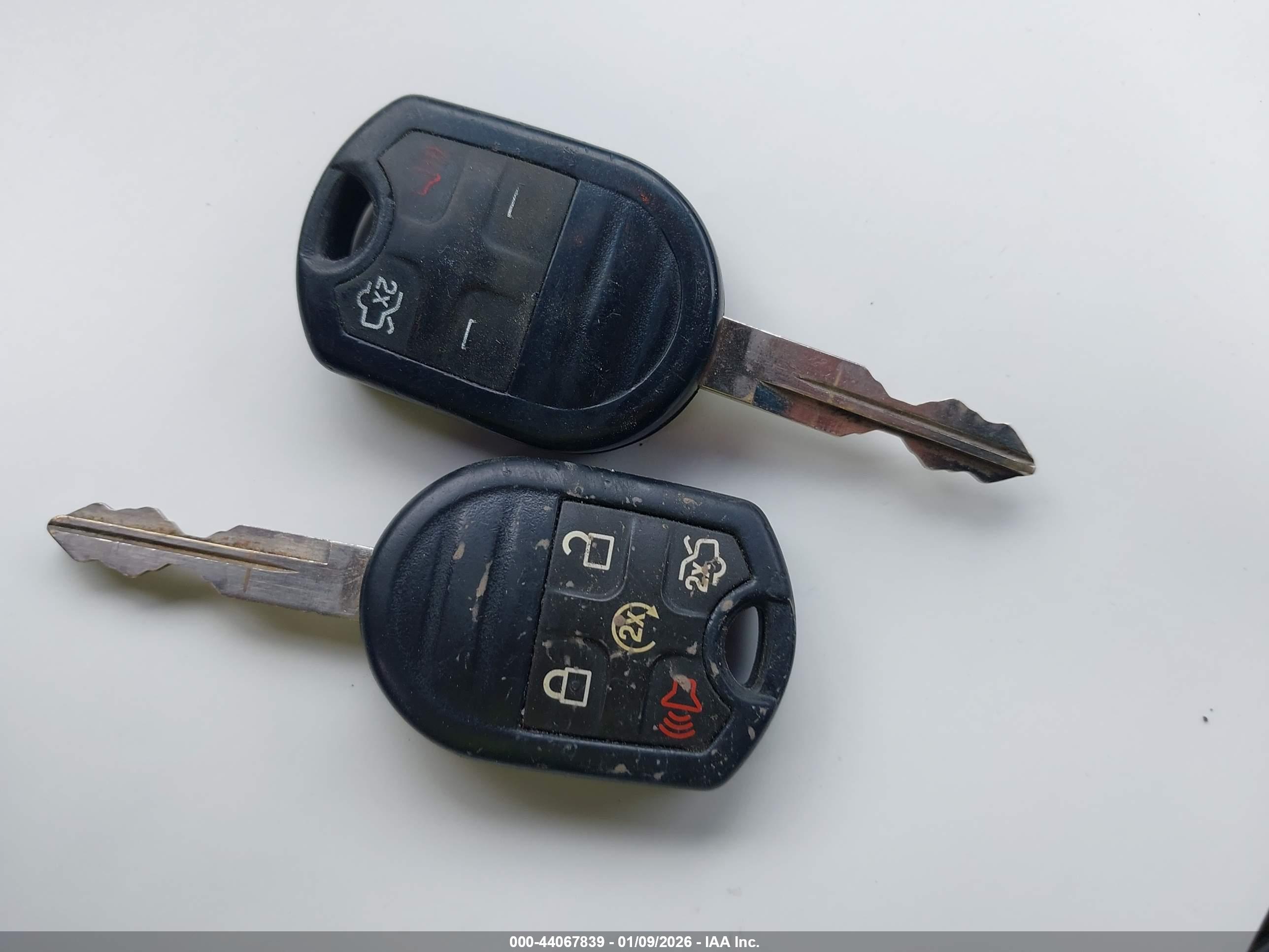 FORD TAURUS image 11