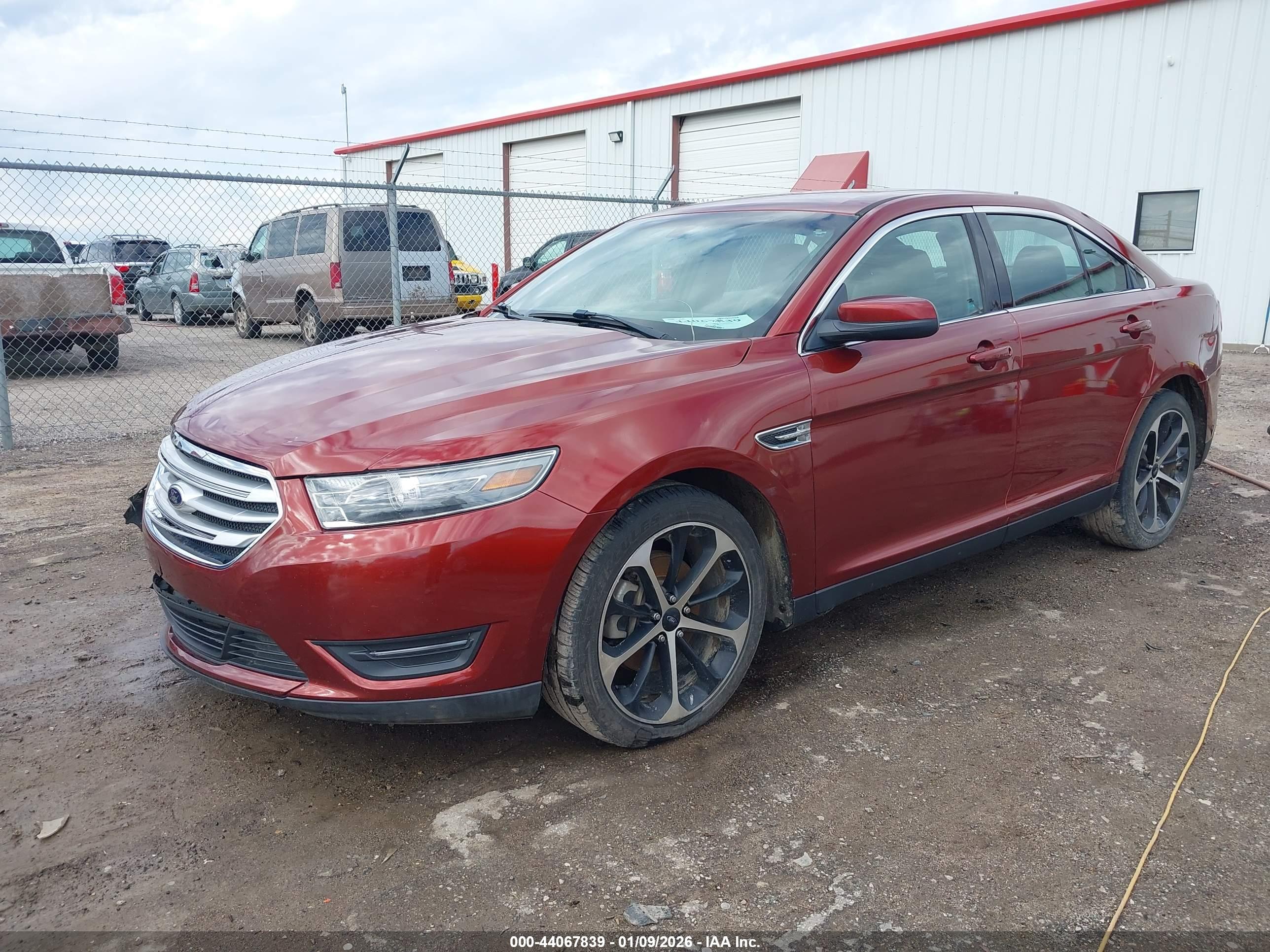 FORD TAURUS image 2