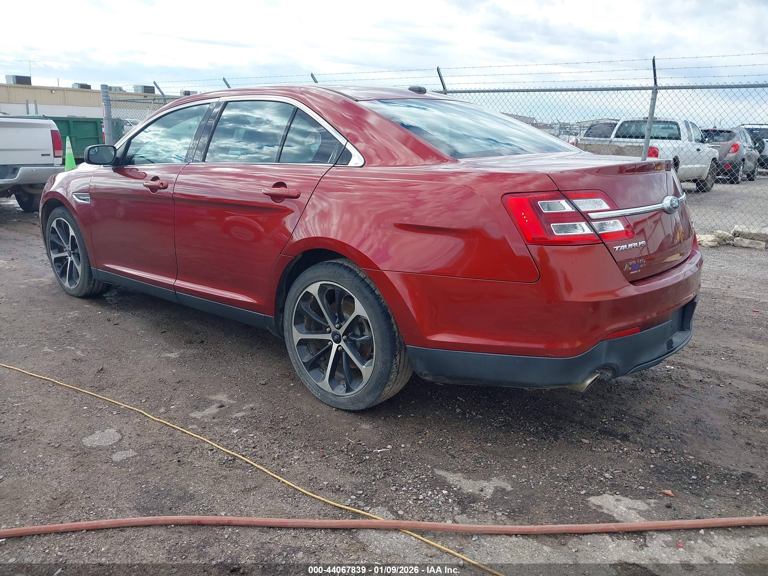FORD TAURUS image 3