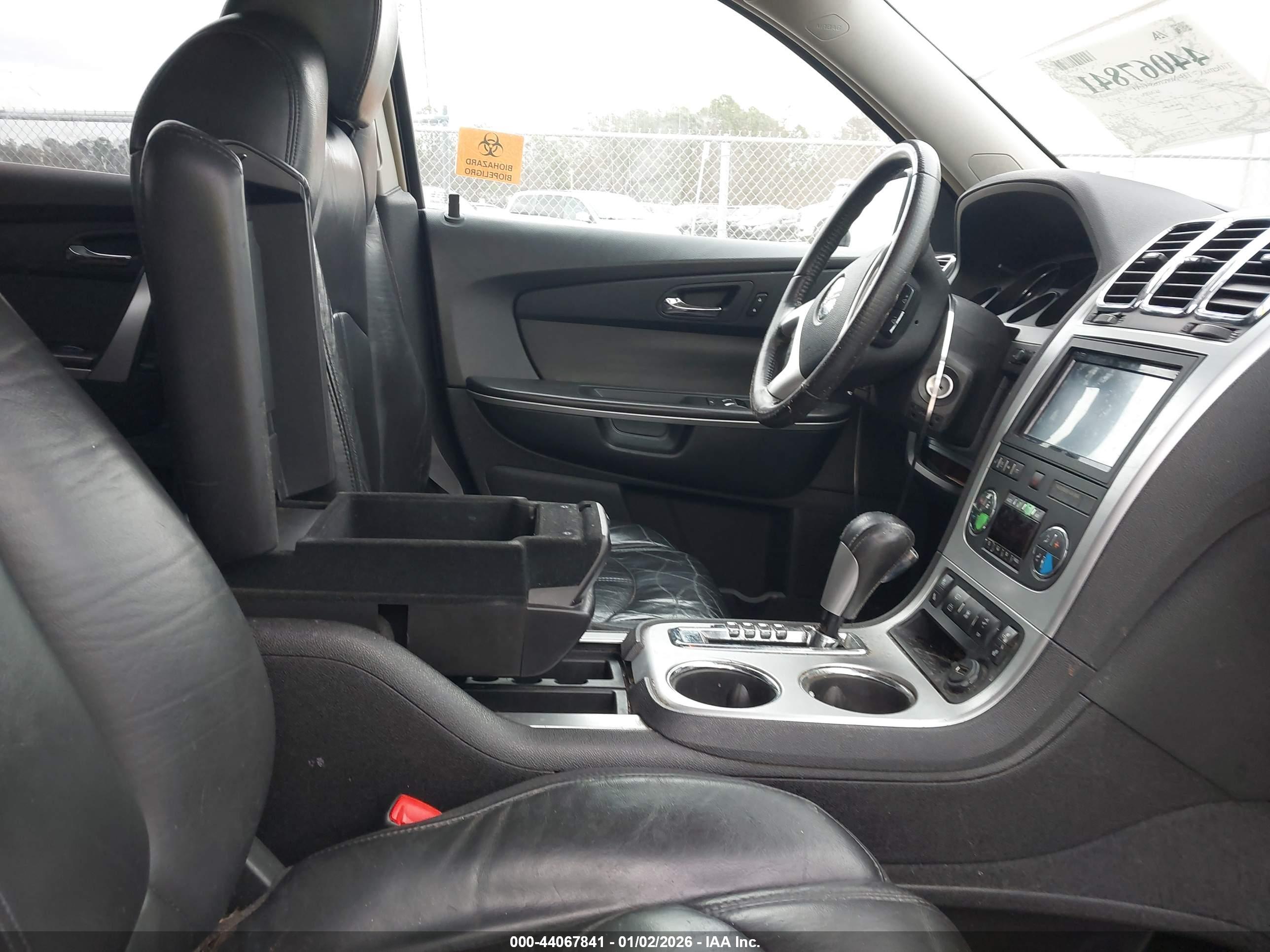 GMC ACADIA image 5