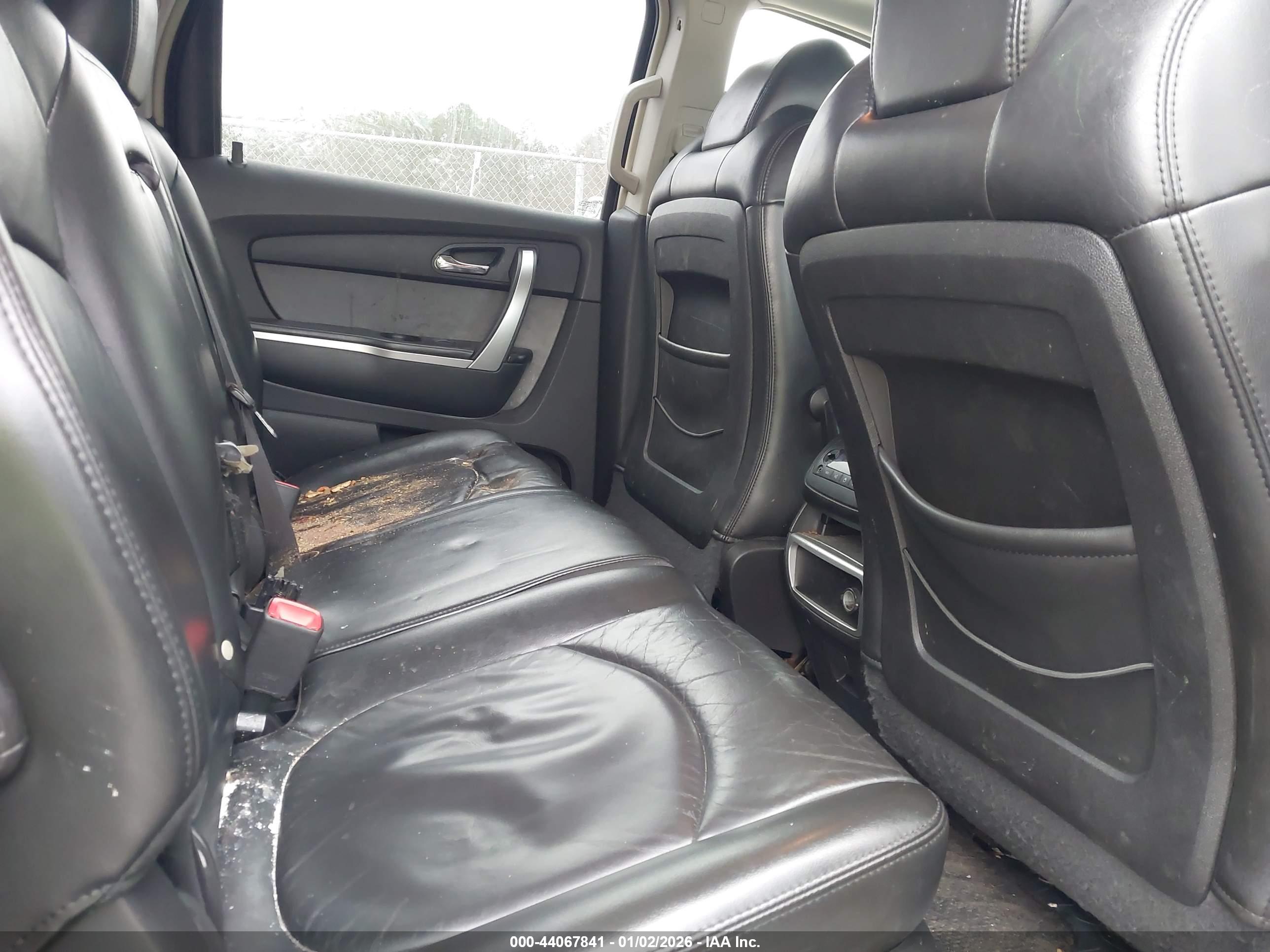 GMC ACADIA image 8