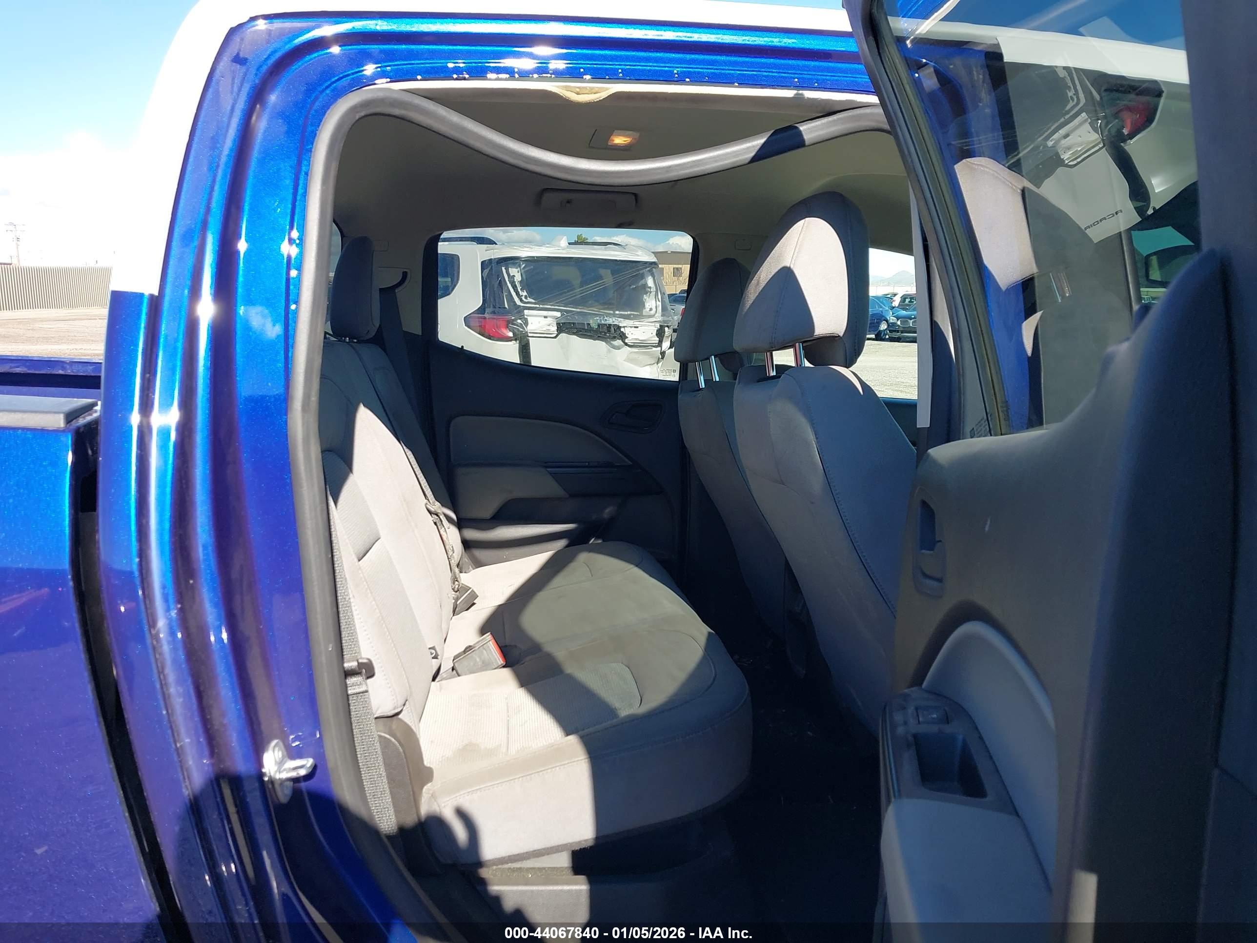 CHEVROLET COLORADO image 8