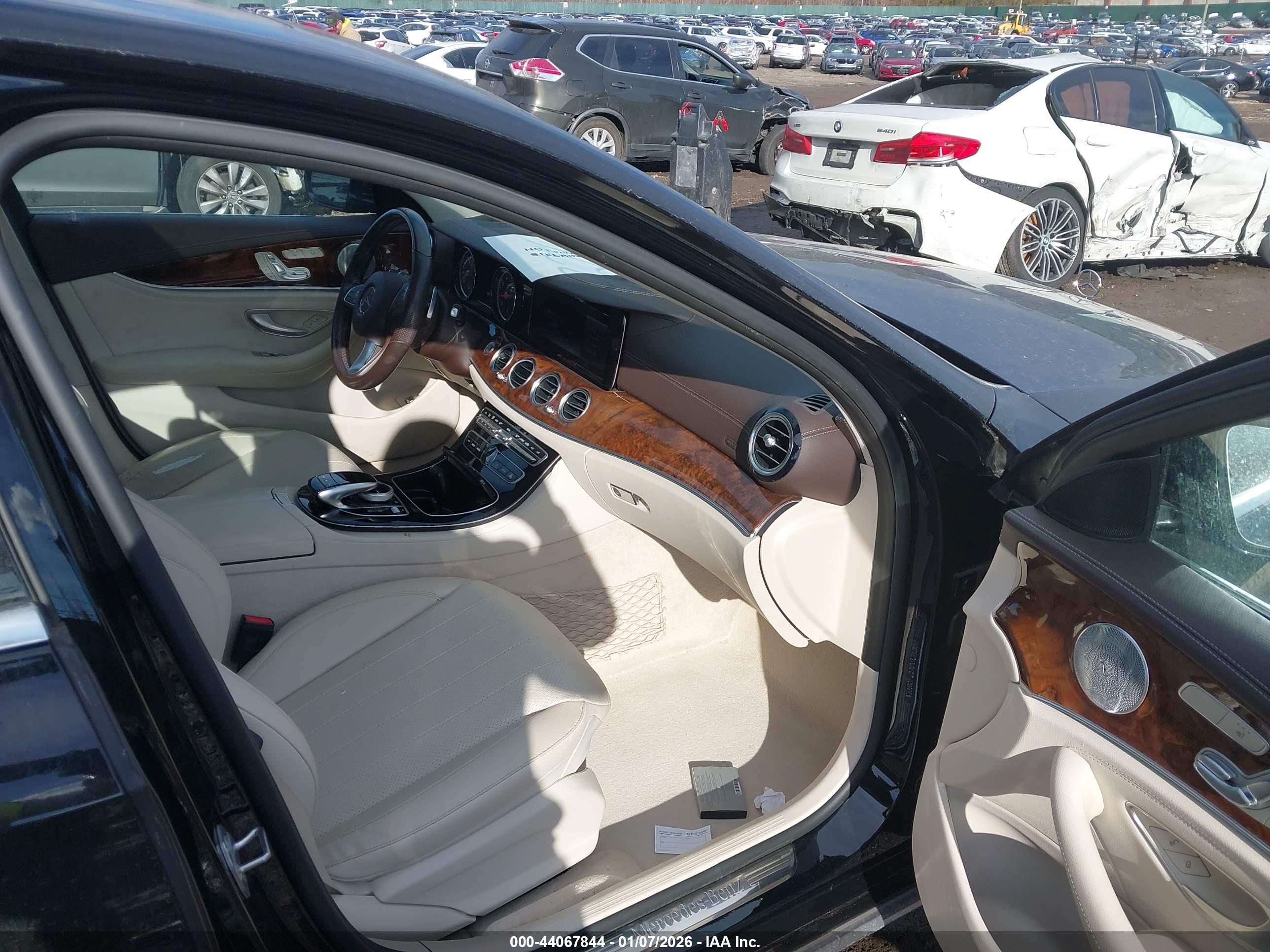 MERCEDES-BENZ E image 5