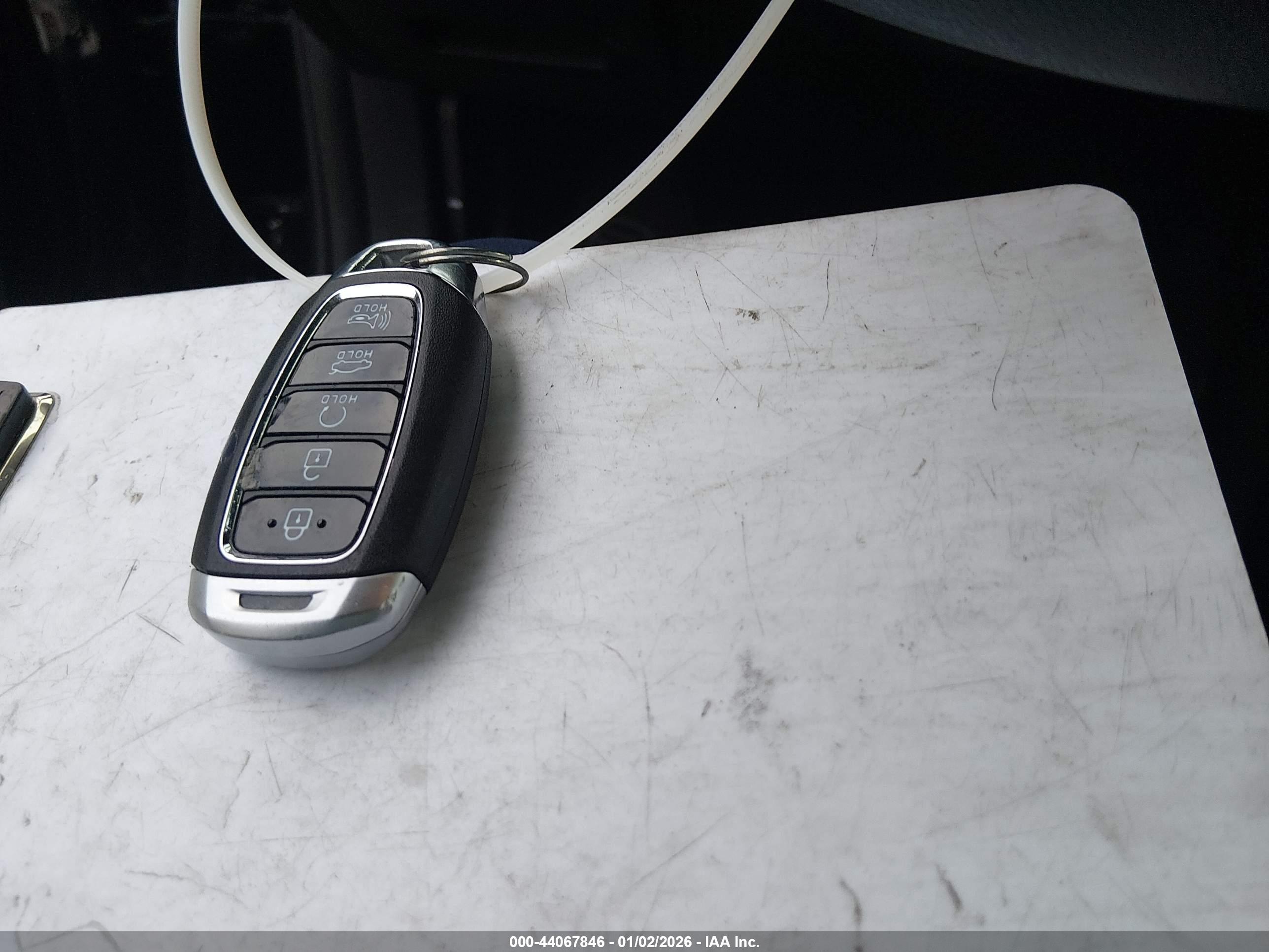 HYUNDAI ELANTRA image 11
