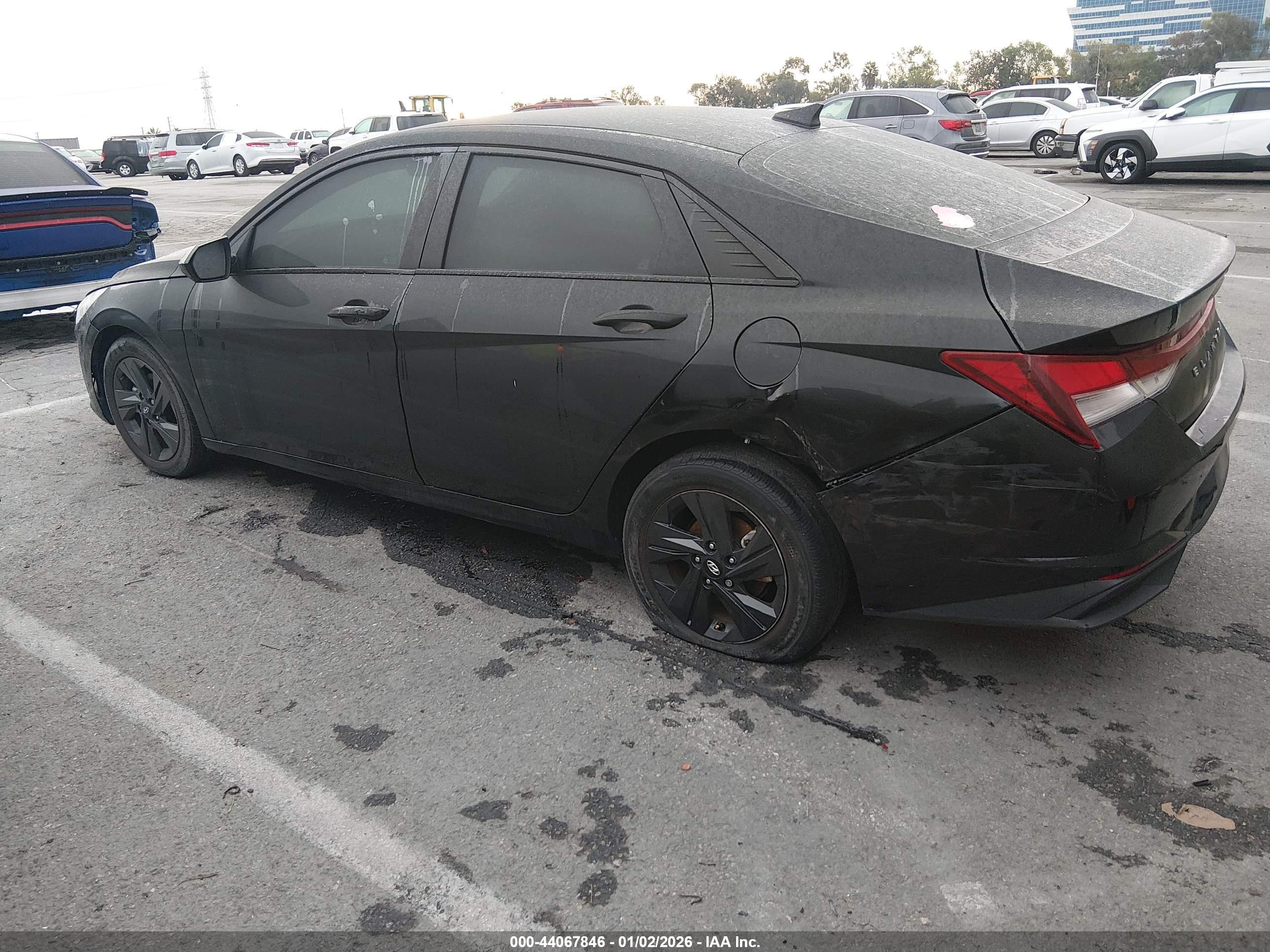 HYUNDAI ELANTRA image 3