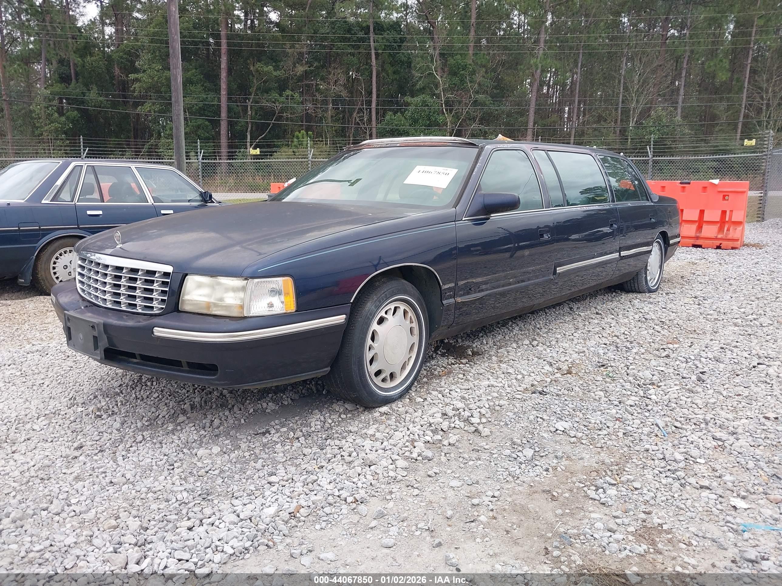 CADILLAC DEVILLE image 2