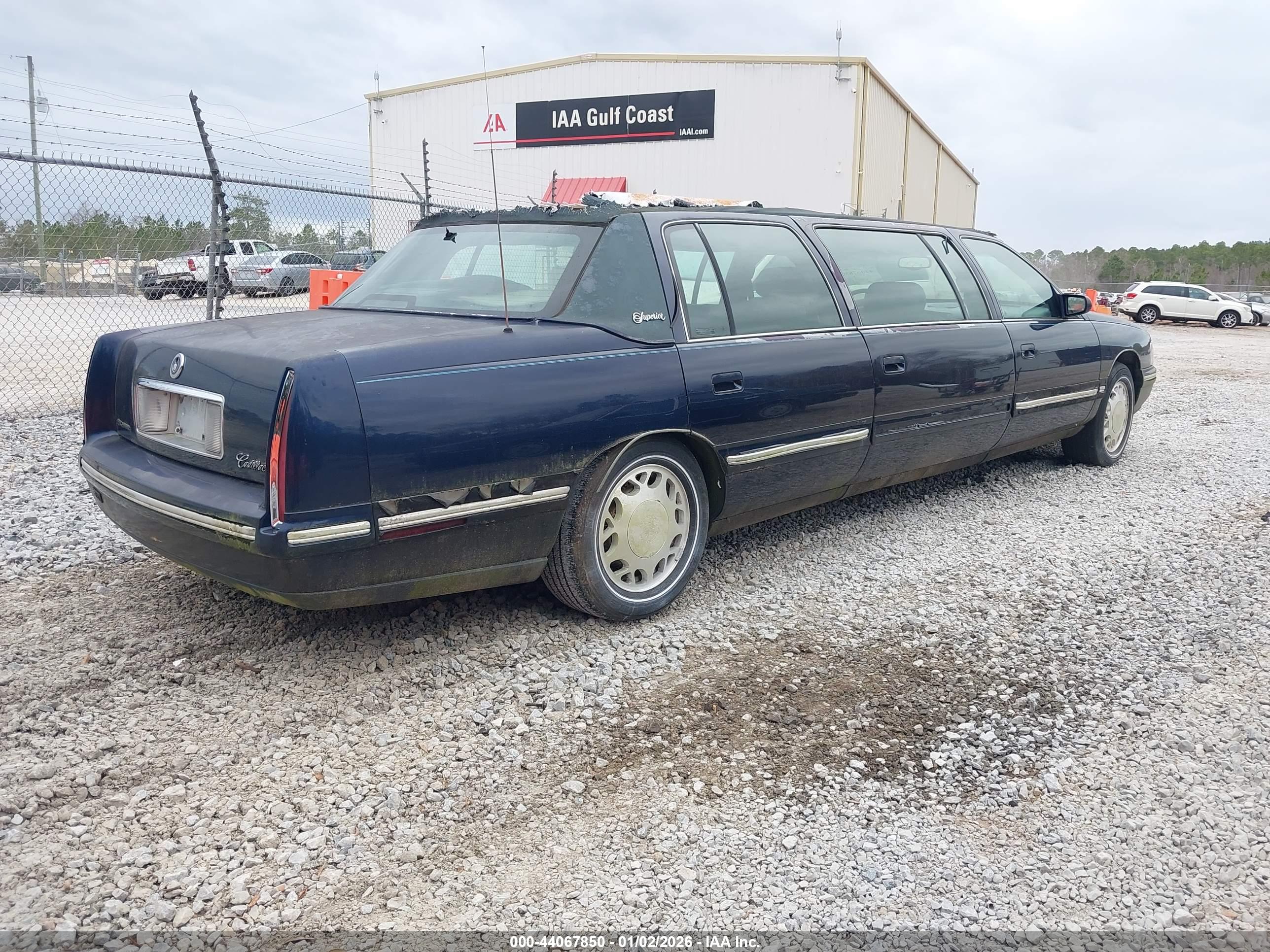 CADILLAC DEVILLE image 4