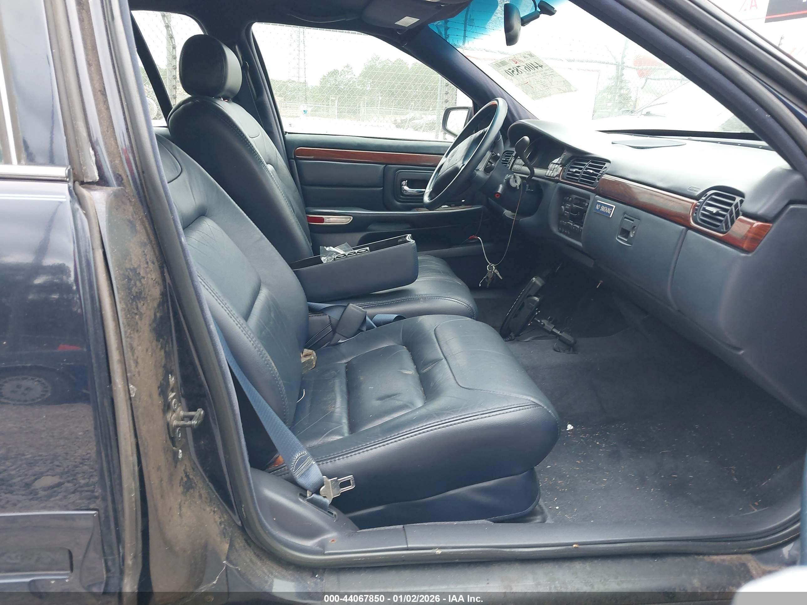 CADILLAC DEVILLE image 5