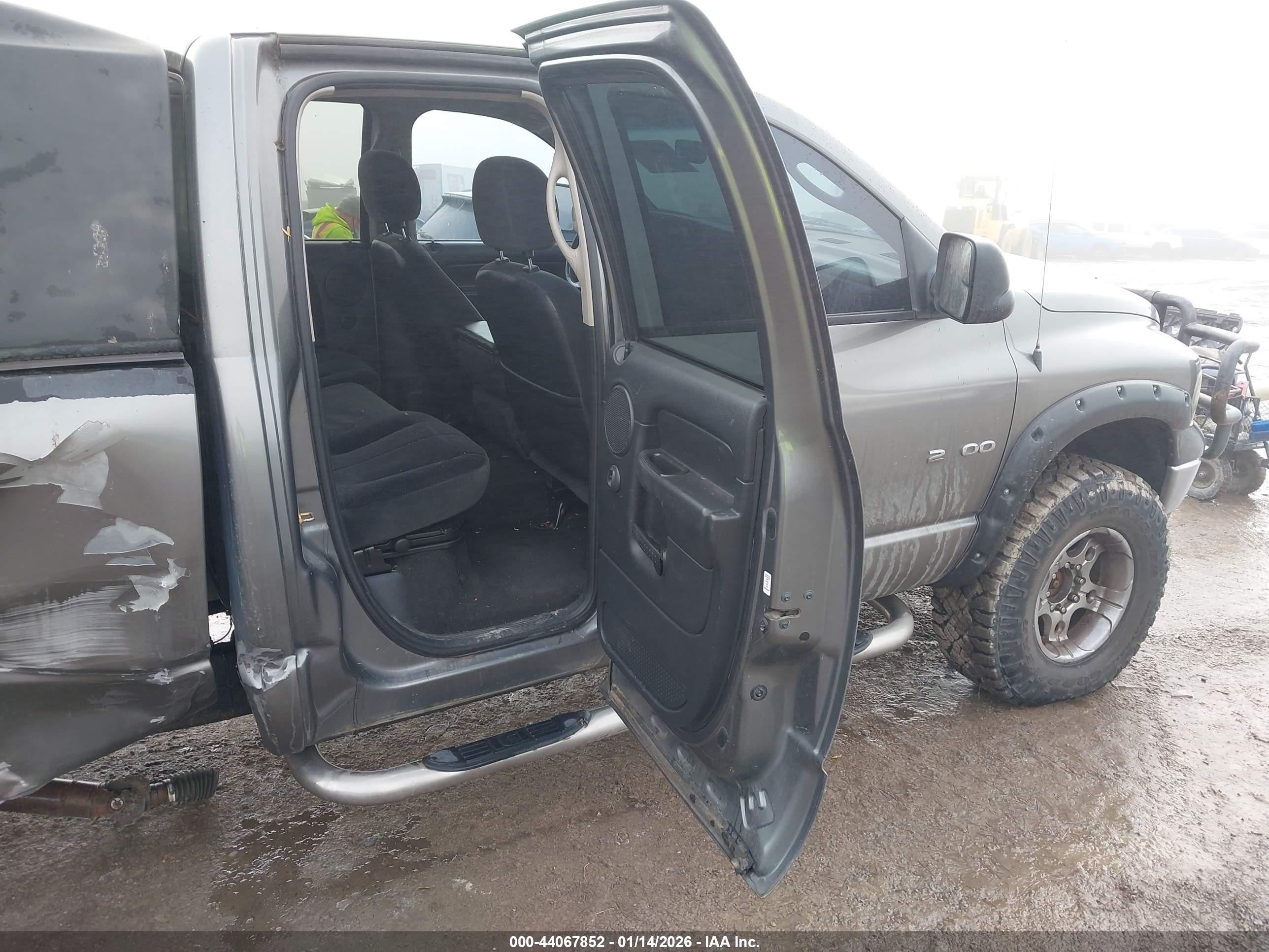 DODGE RAM image 8