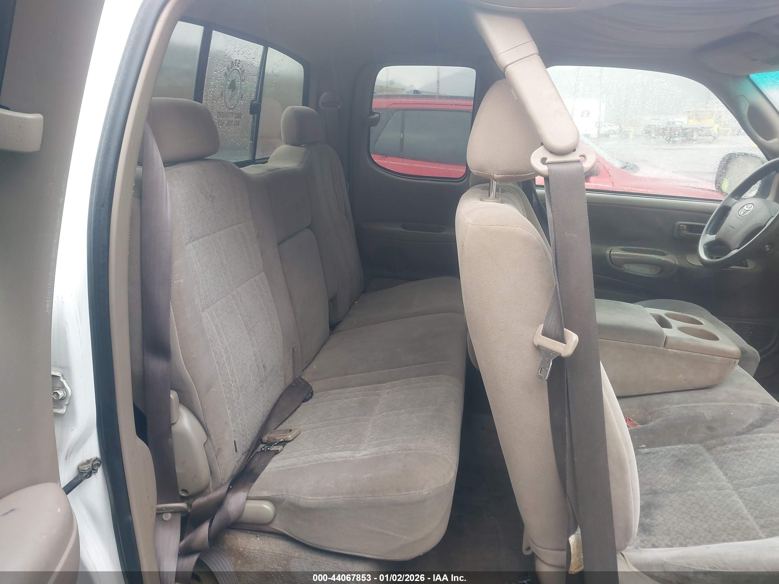 TOYOTA TUNDRA image 8