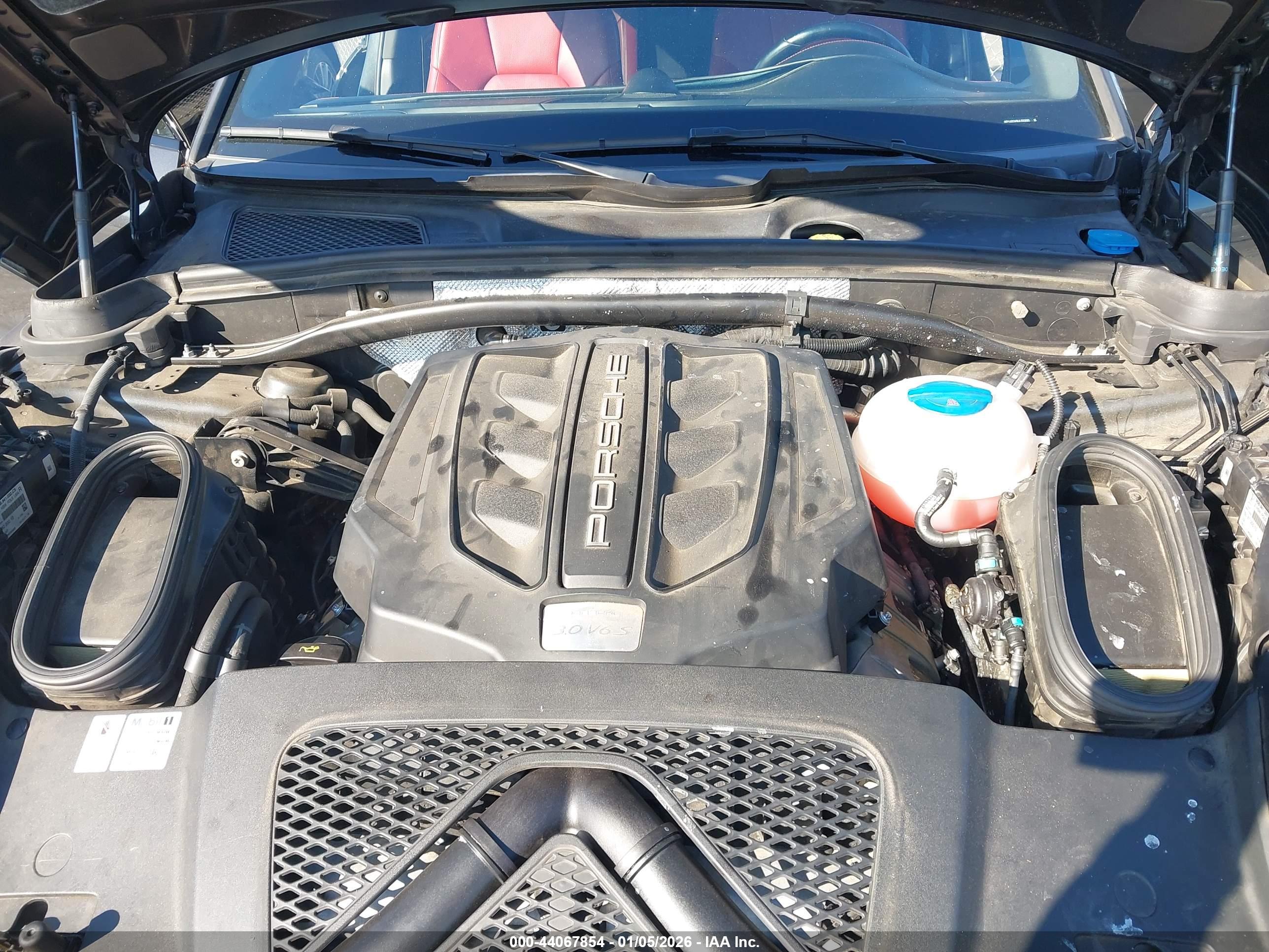 PORSCHE MACAN image 10