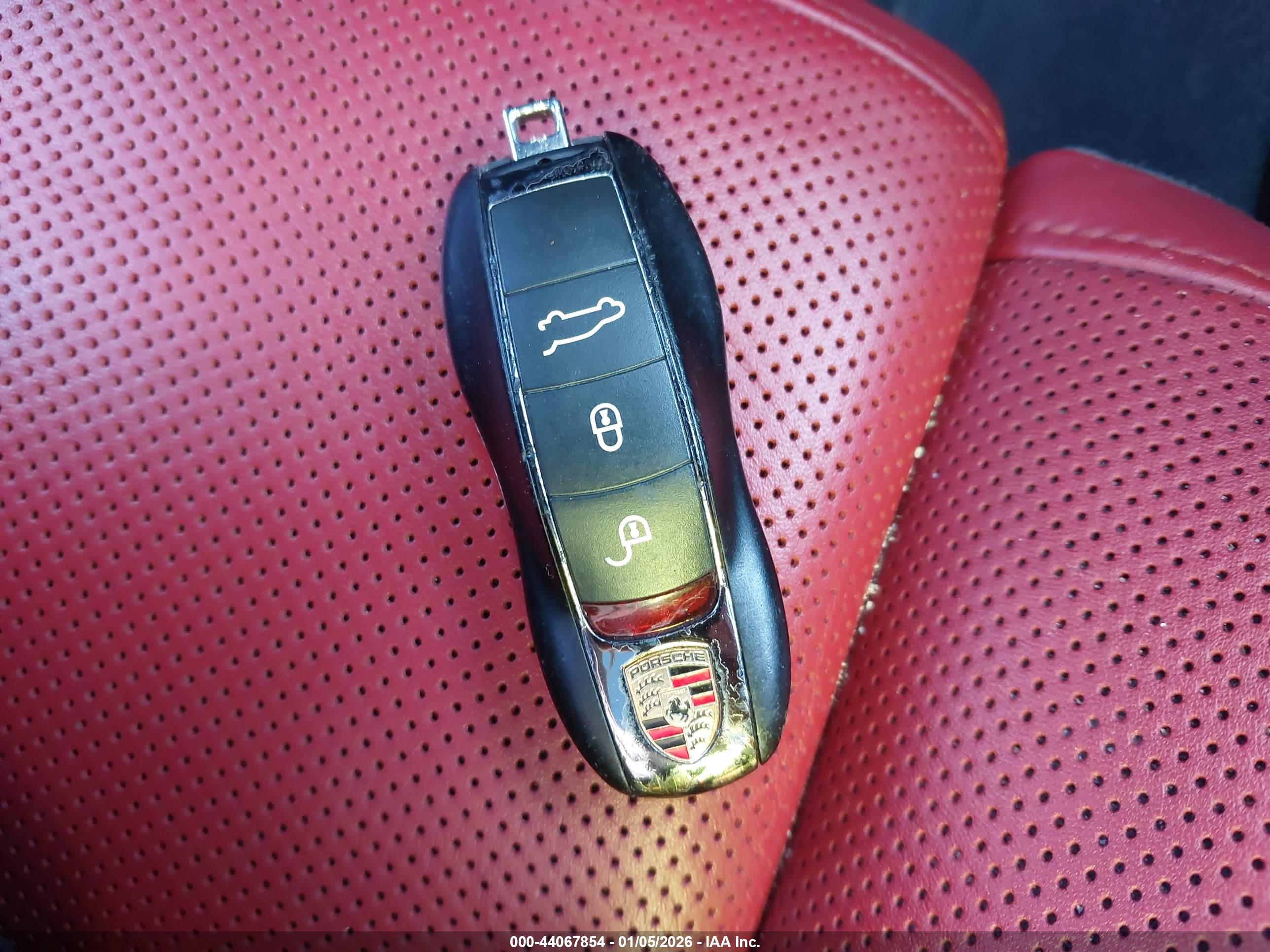 PORSCHE MACAN image 11
