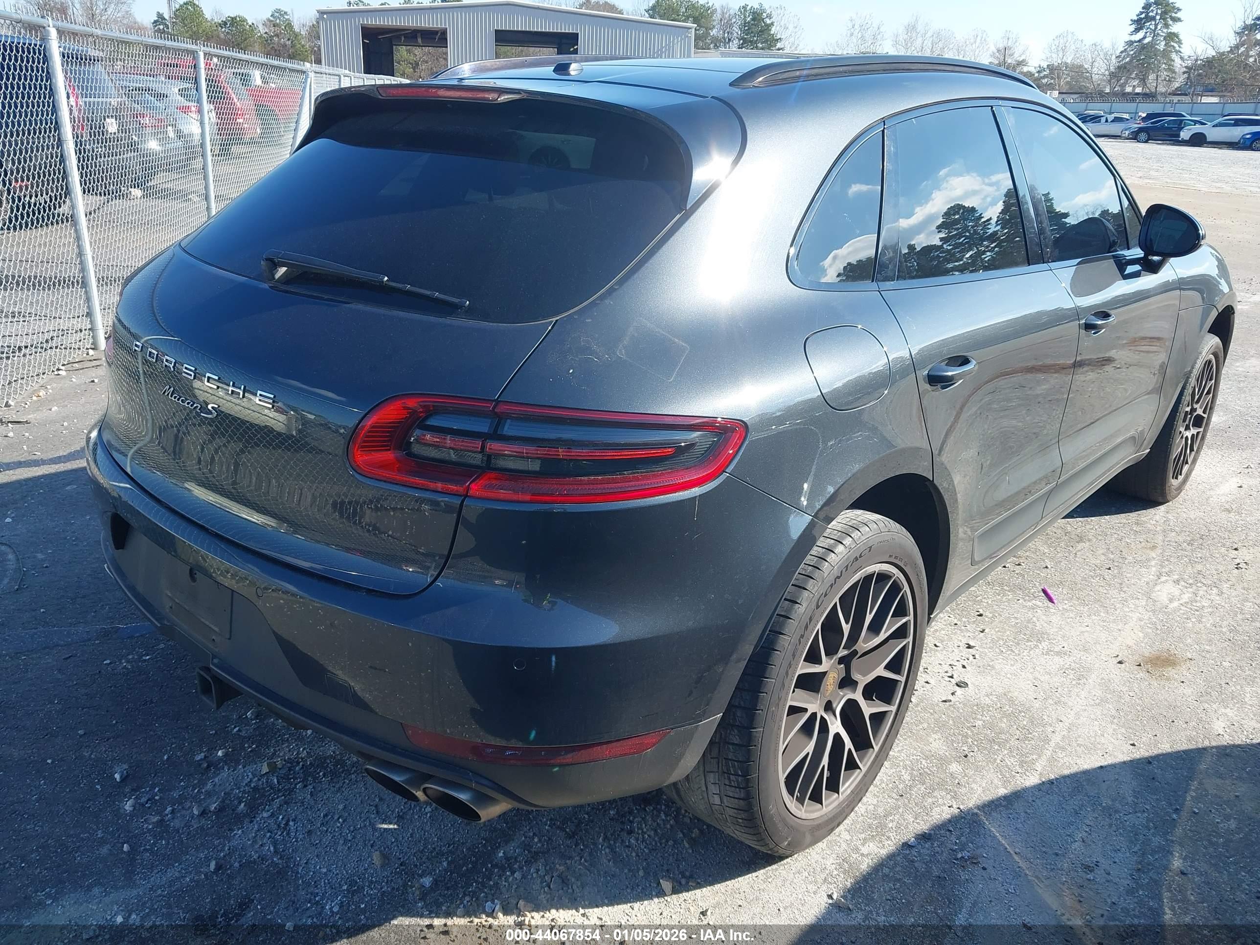 PORSCHE MACAN image 4