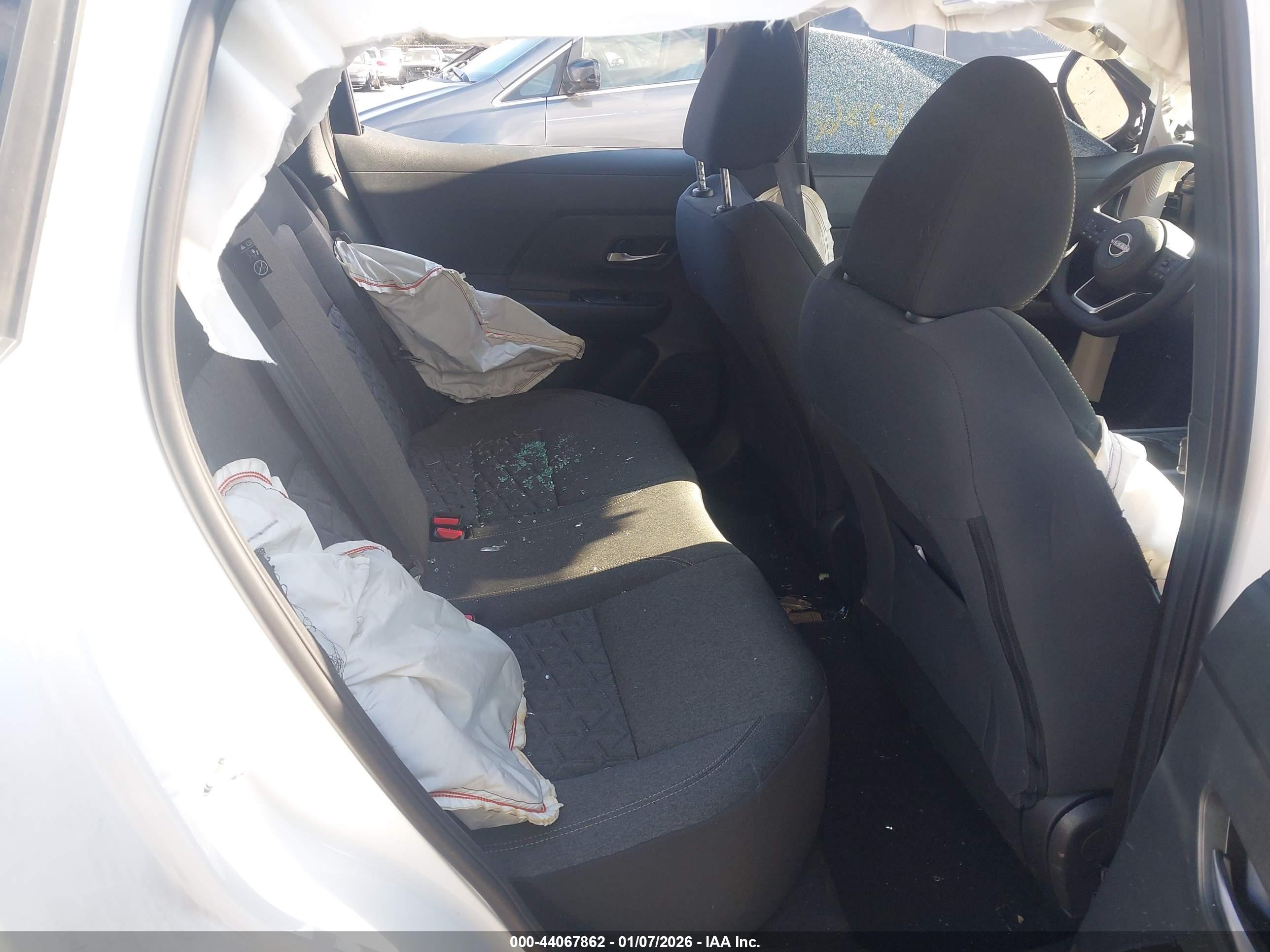 NISSAN KICKS image 8