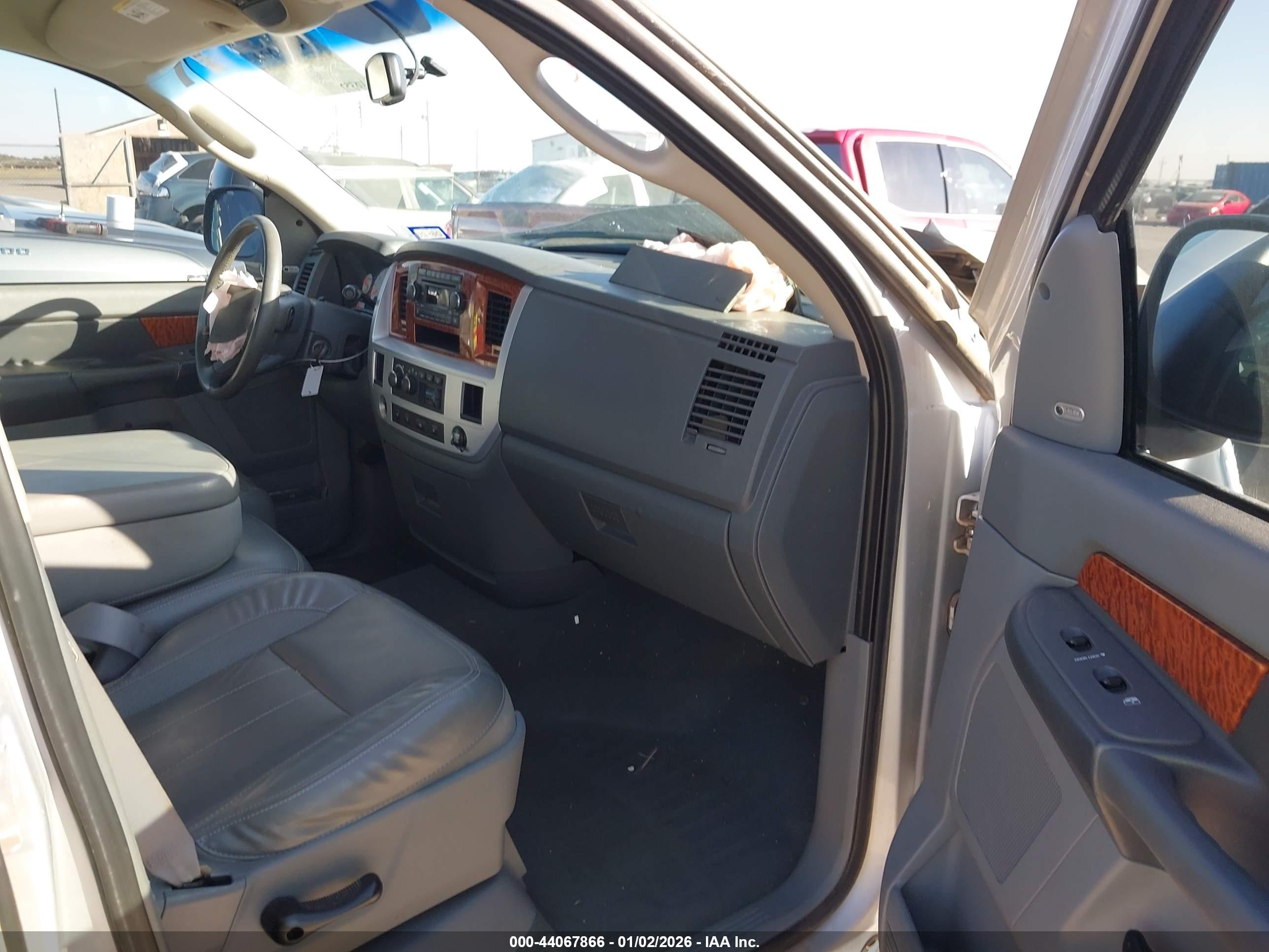 DODGE RAM image 5