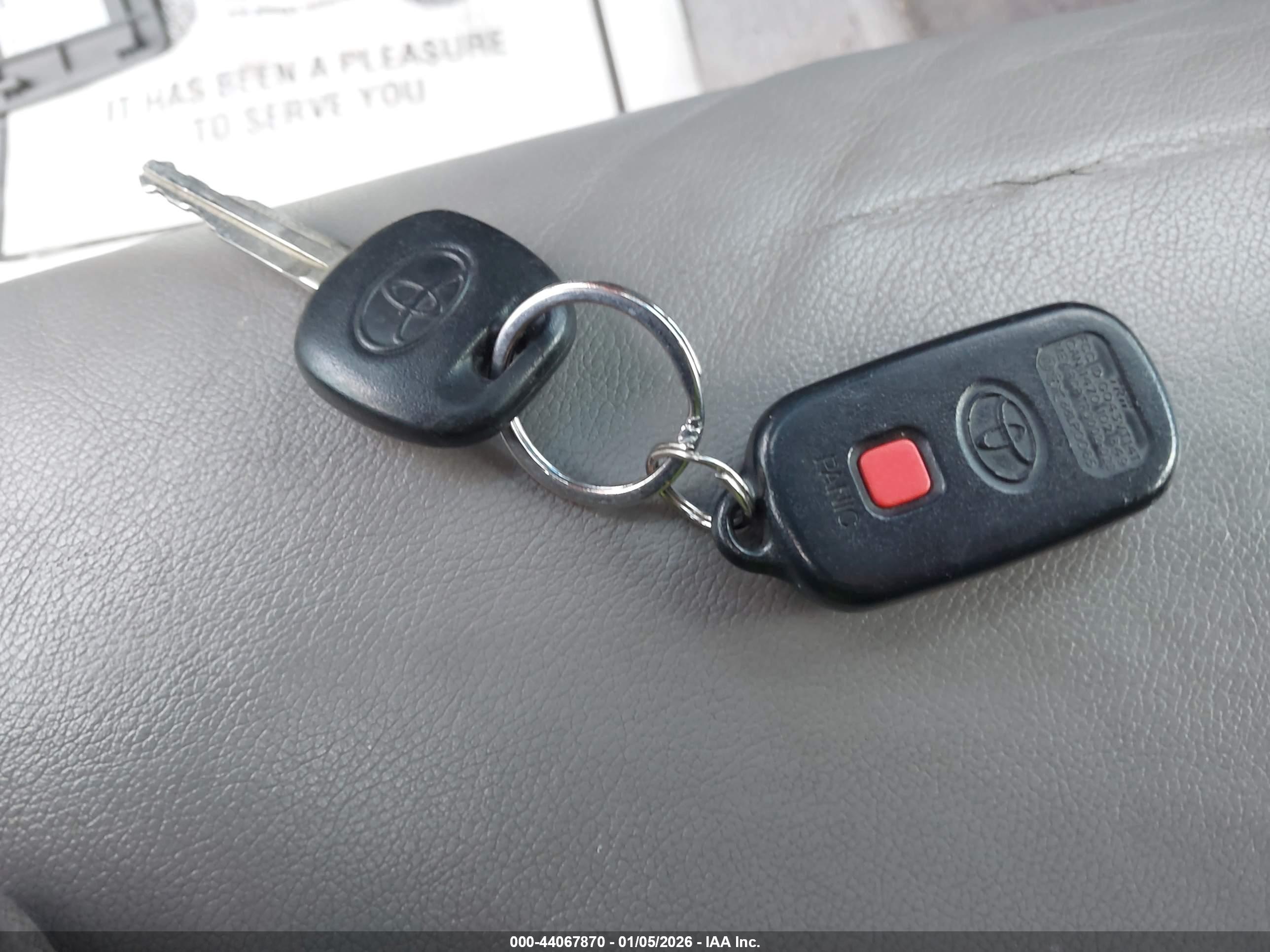 TOYOTA CAMRY image 11