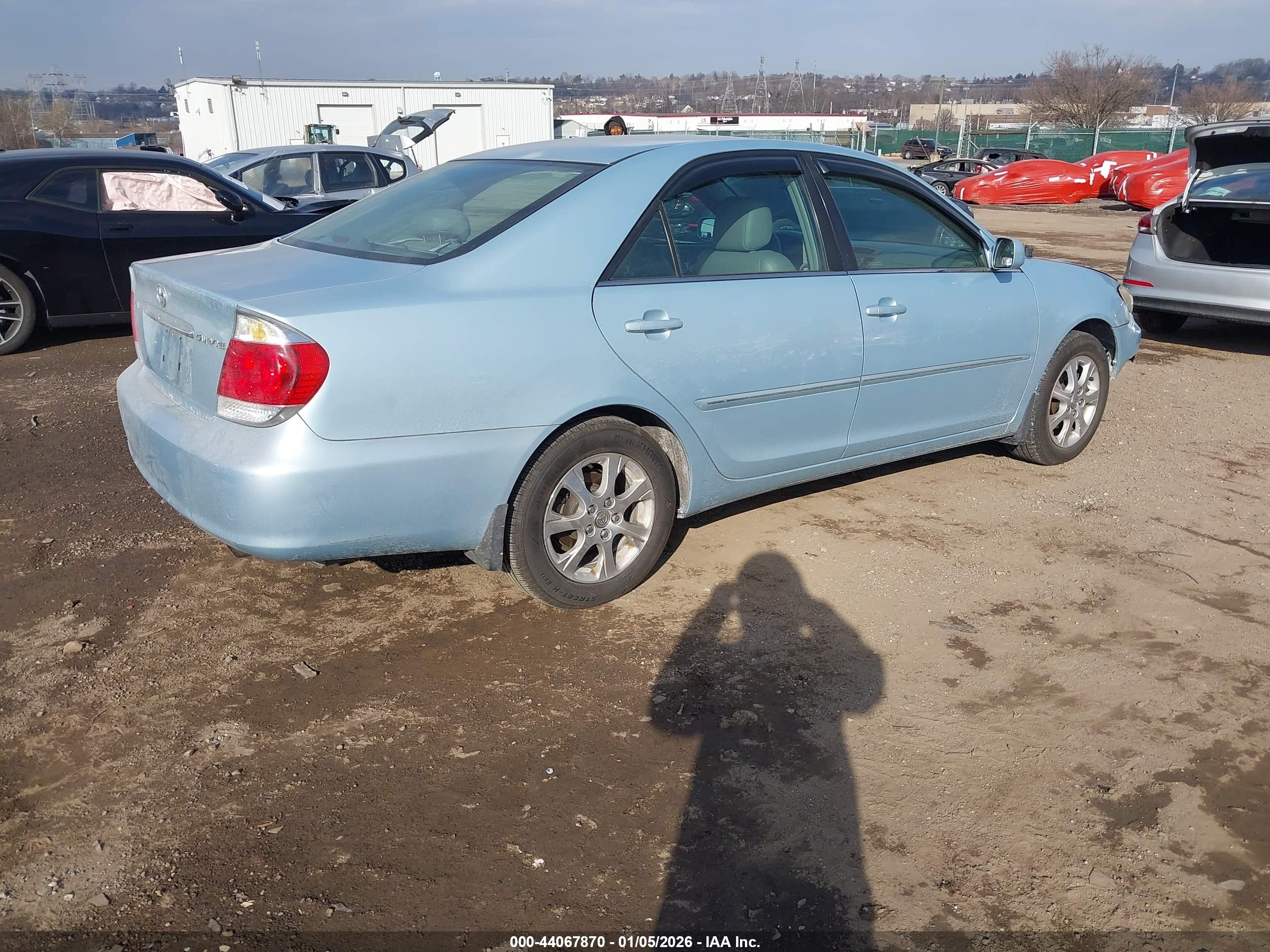 TOYOTA CAMRY image 4