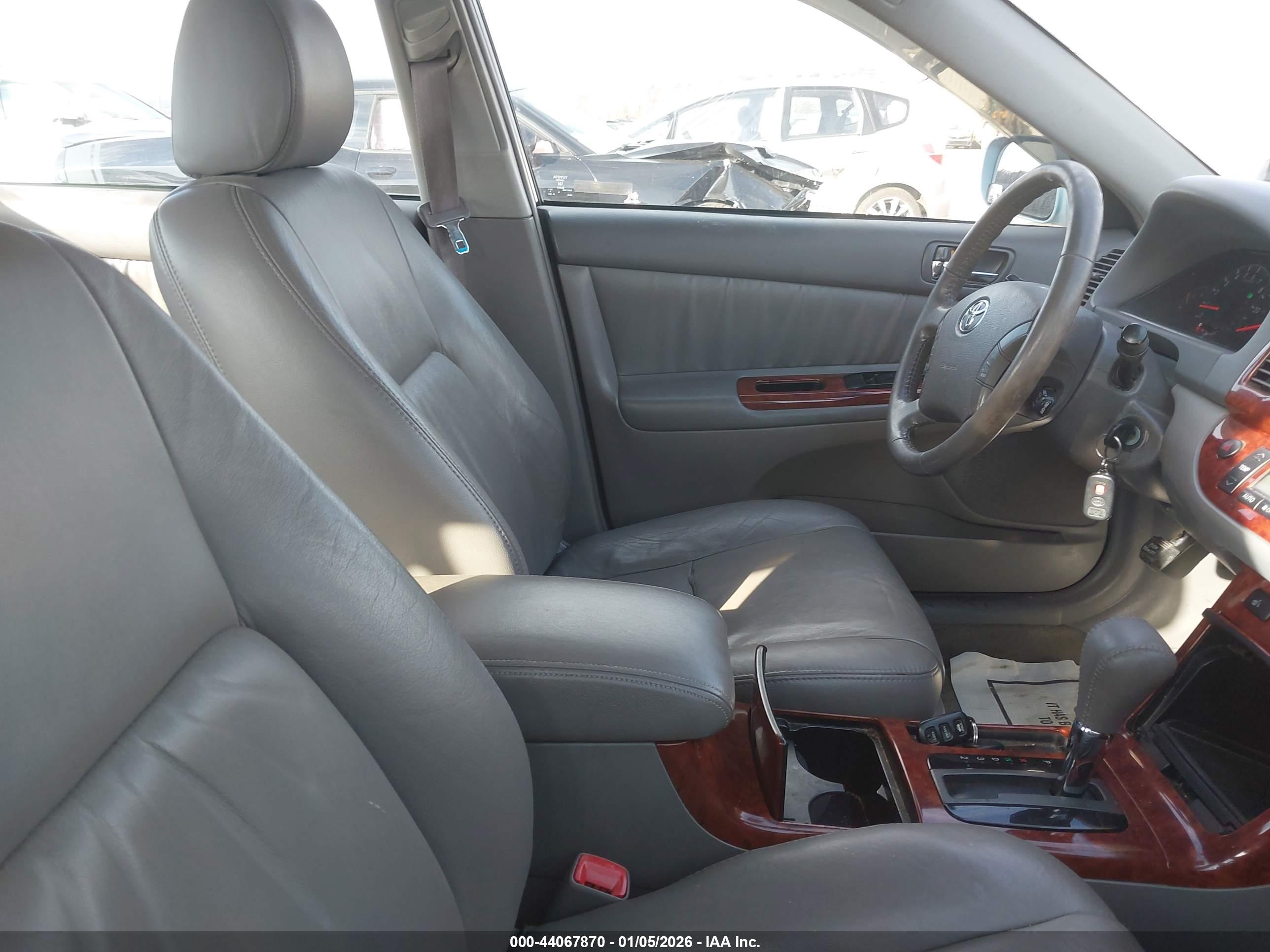 TOYOTA CAMRY image 5