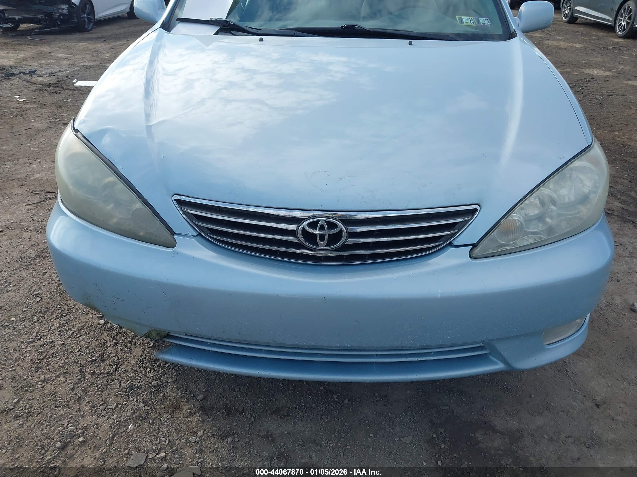 TOYOTA CAMRY image 6