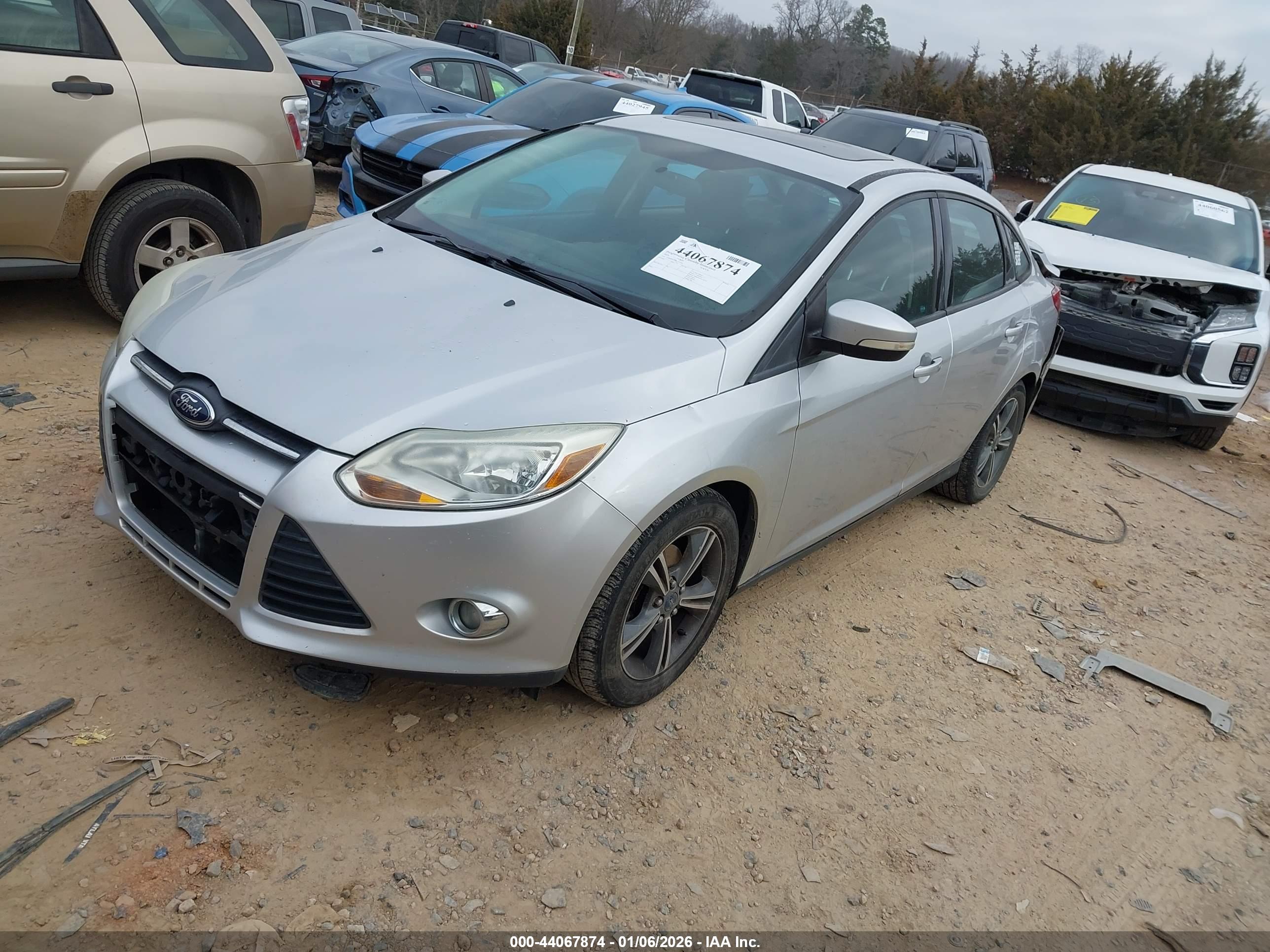 FORD FOCUS image 2