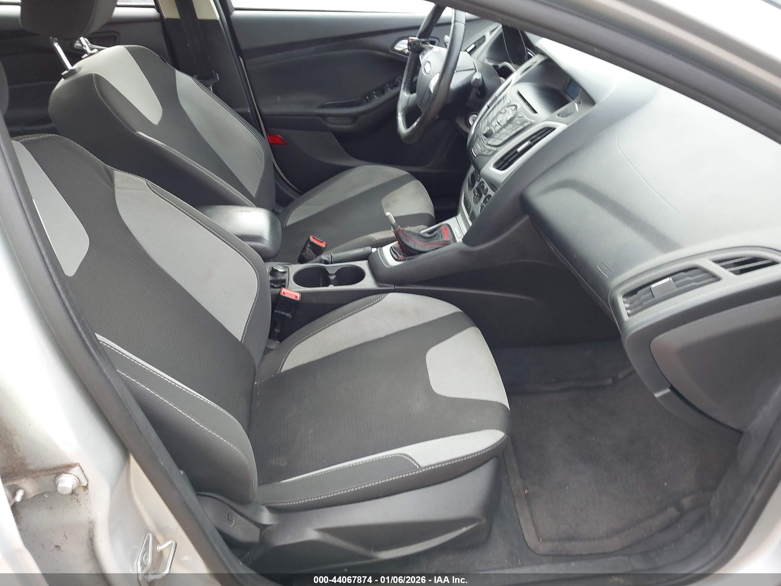 FORD FOCUS image 5
