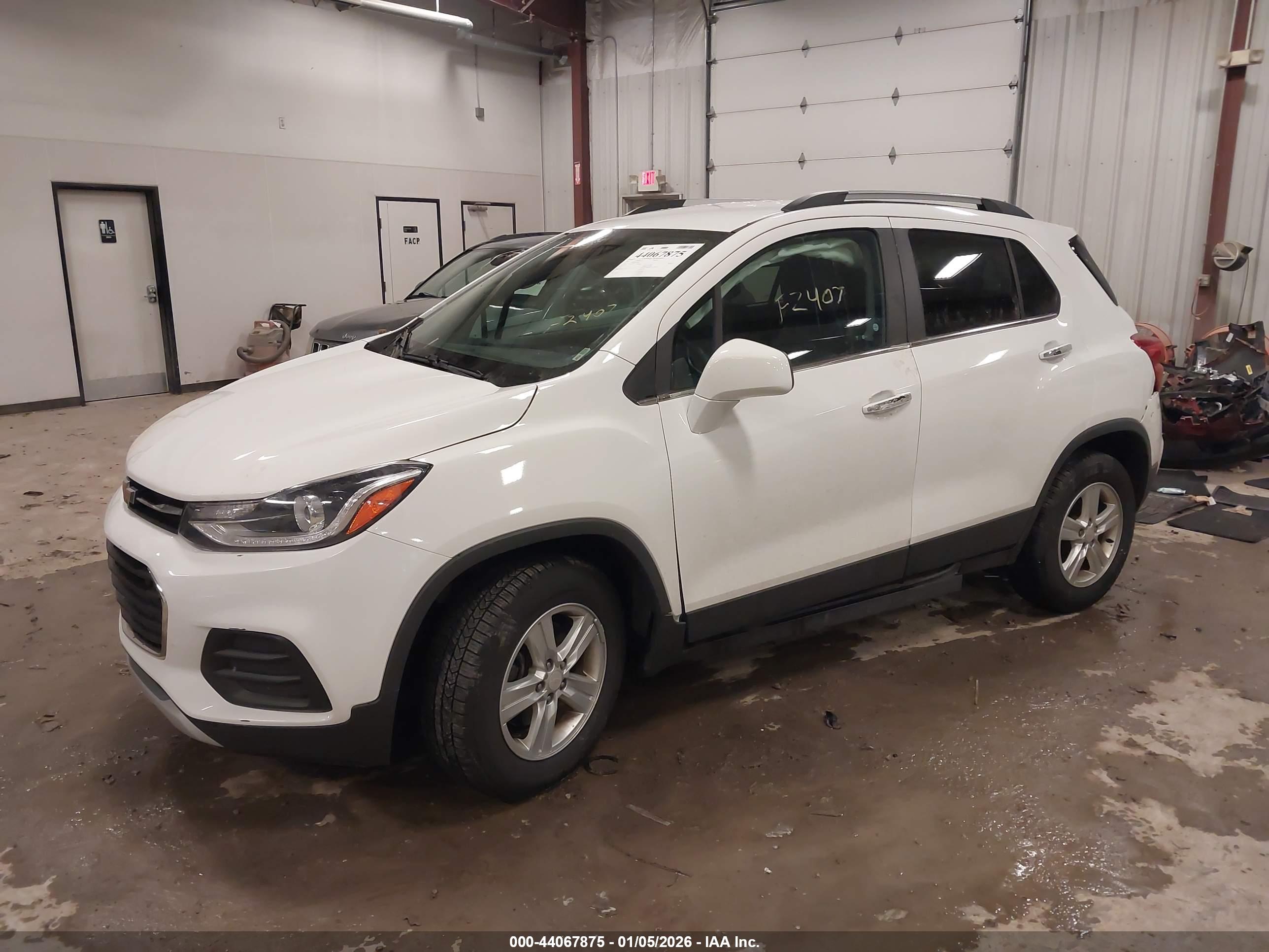 CHEVROLET TRAX image 2