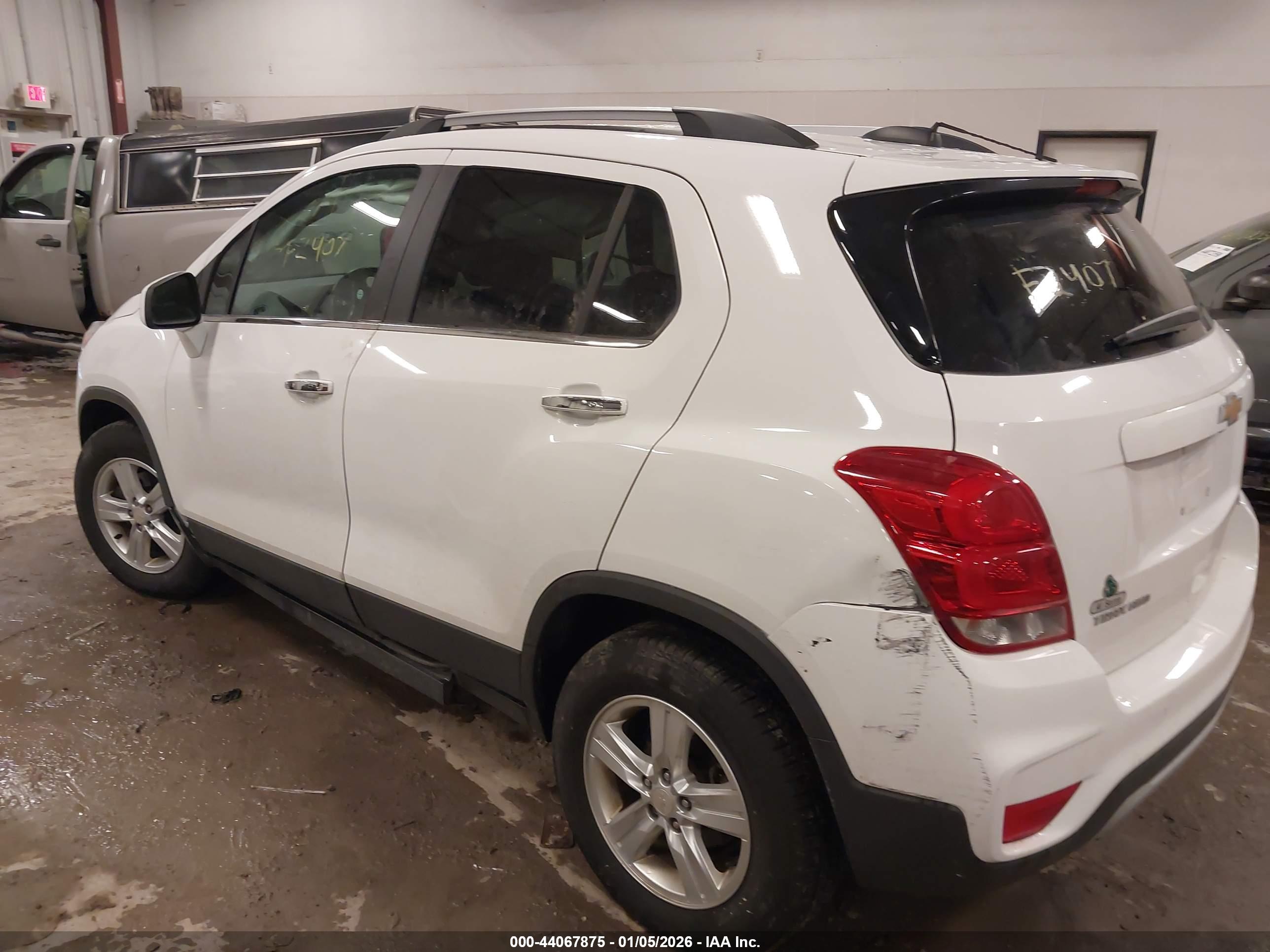 CHEVROLET TRAX image 3